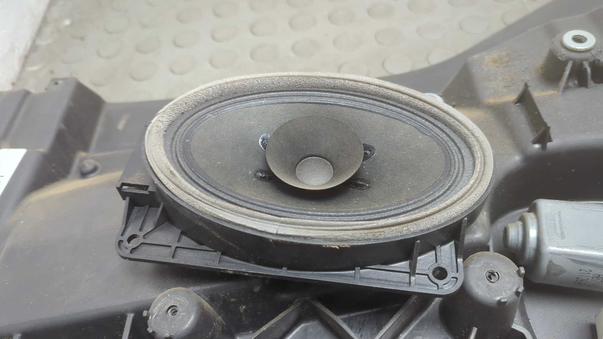 Стеклоподъемник электр. передний правый