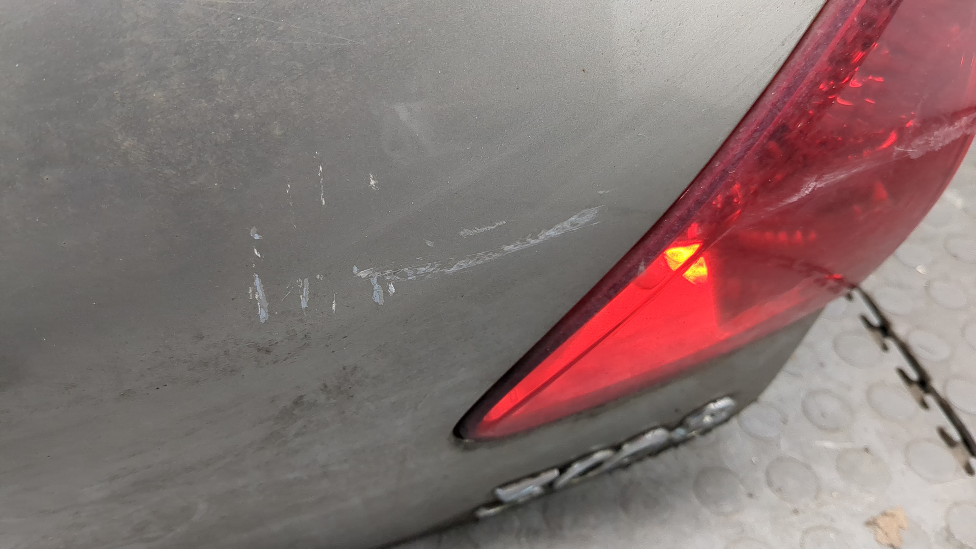 Дверь багажника