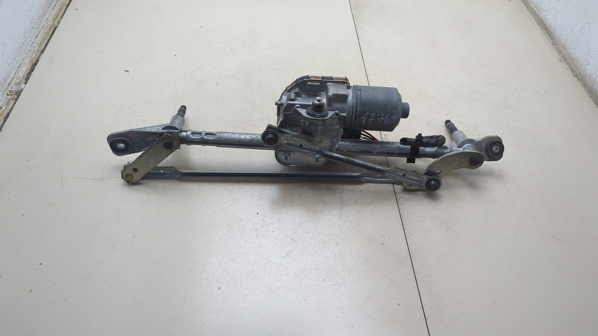 Трапеция стеклоочистителей