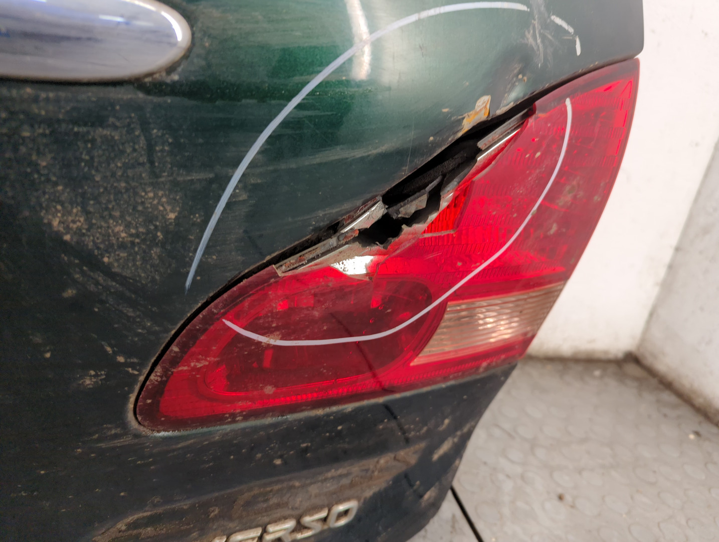 Дверь багажника