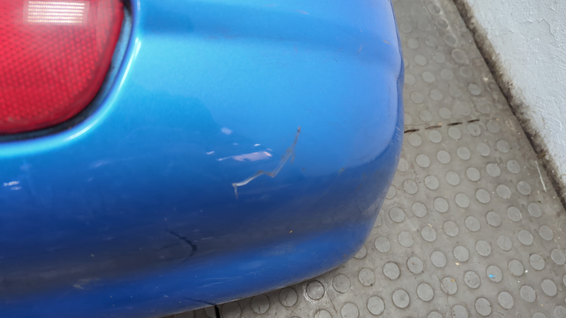 Бампер задний