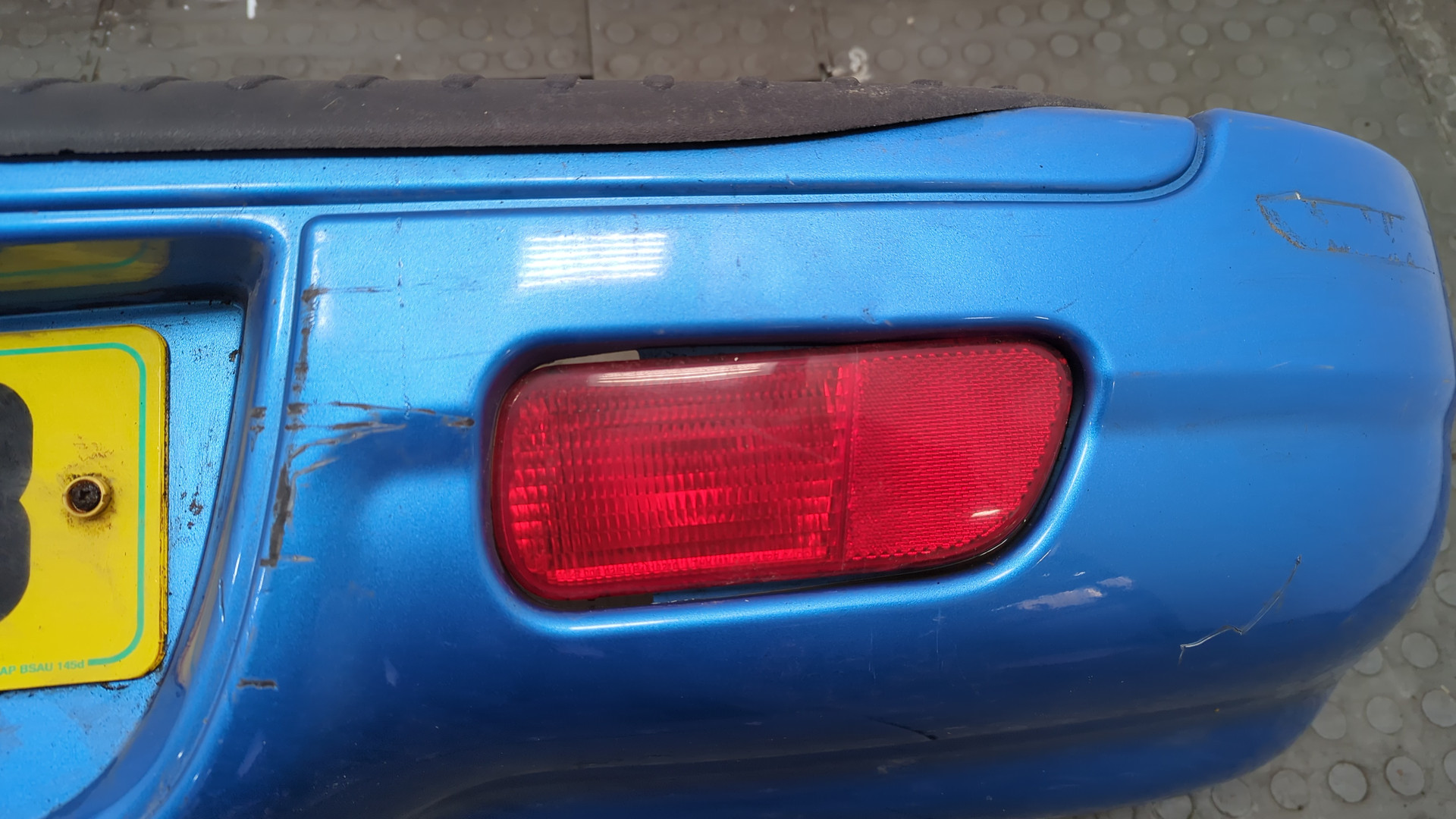 Бампер задний