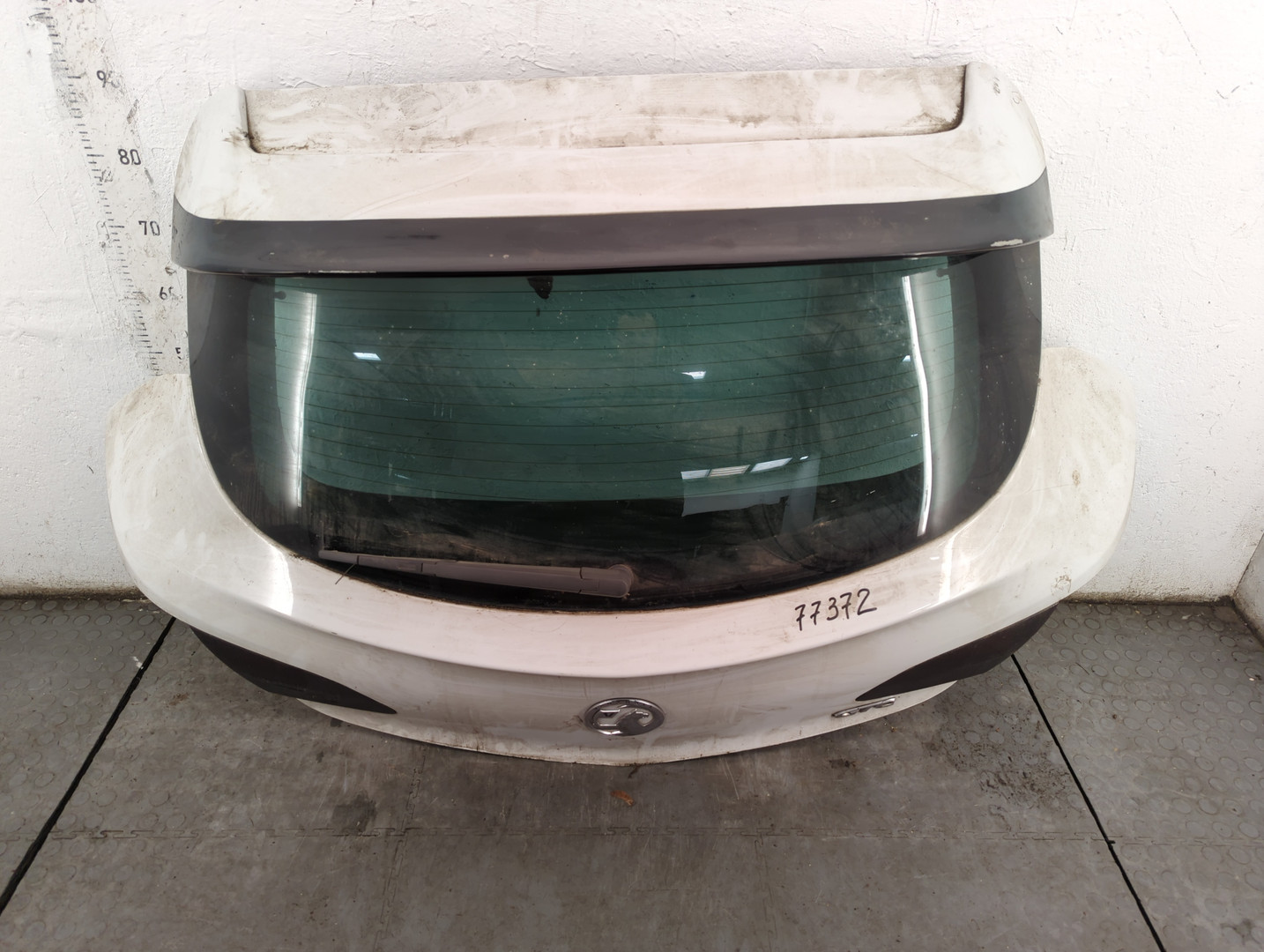 Дверь багажника