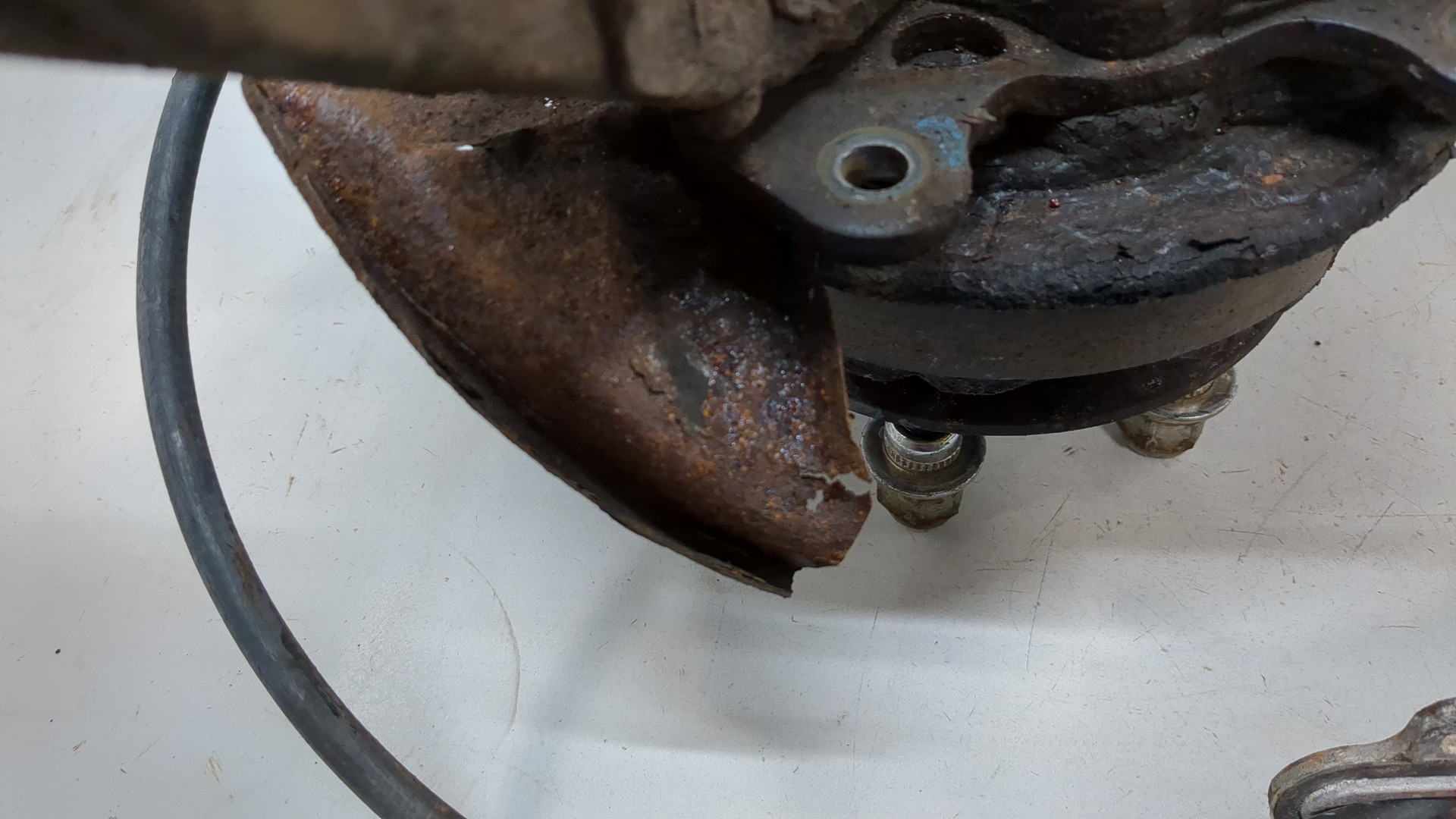 Кулак поворотный задний правый