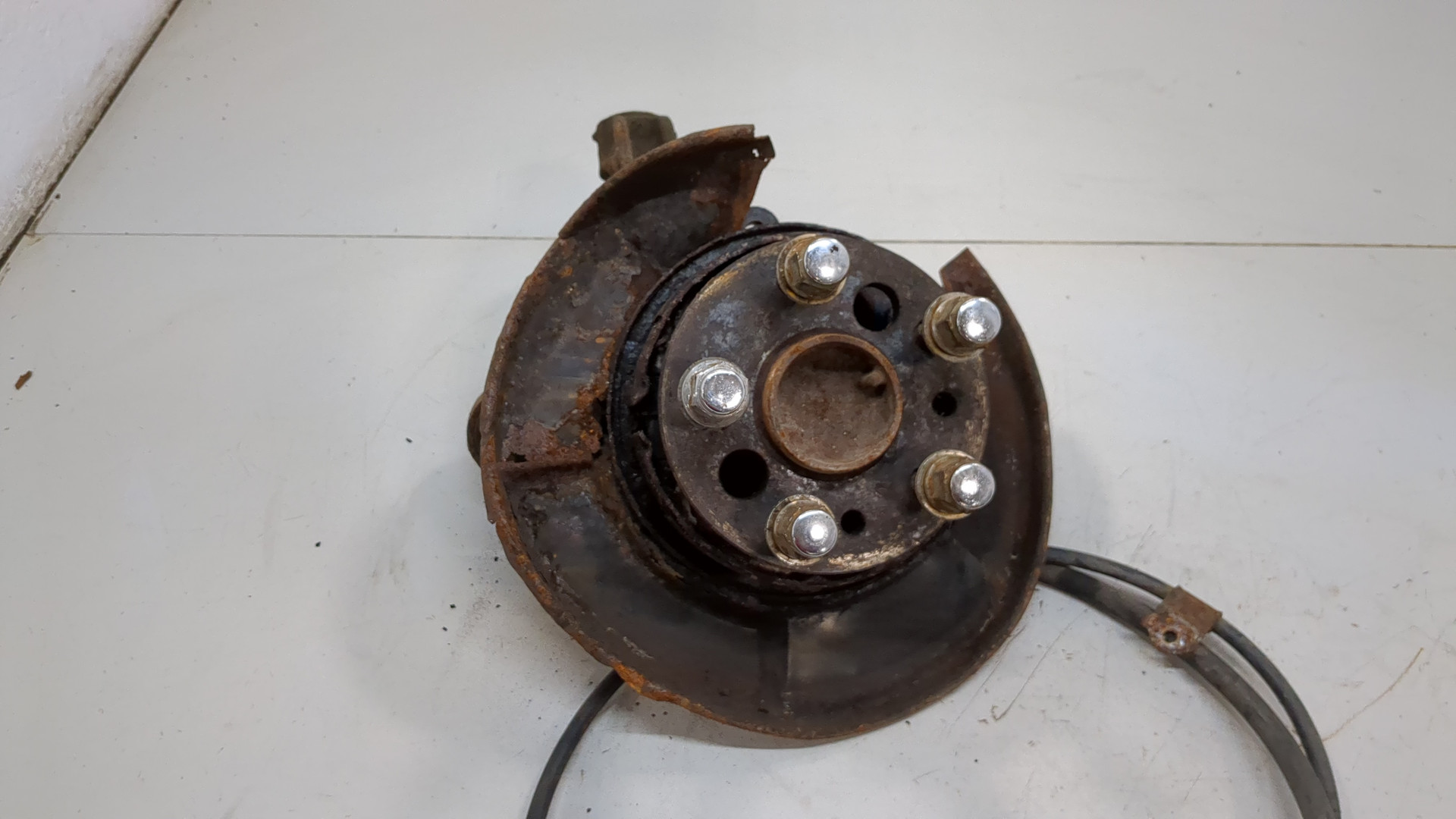 Кулак поворотный задний правый