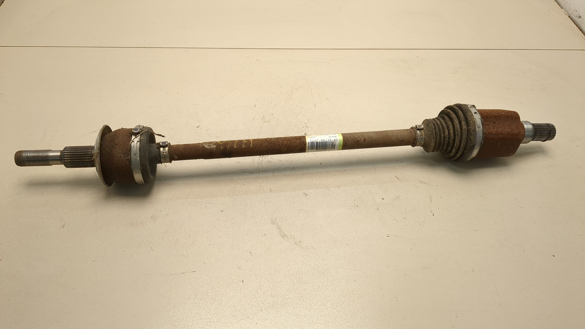 Полуось задняя левая