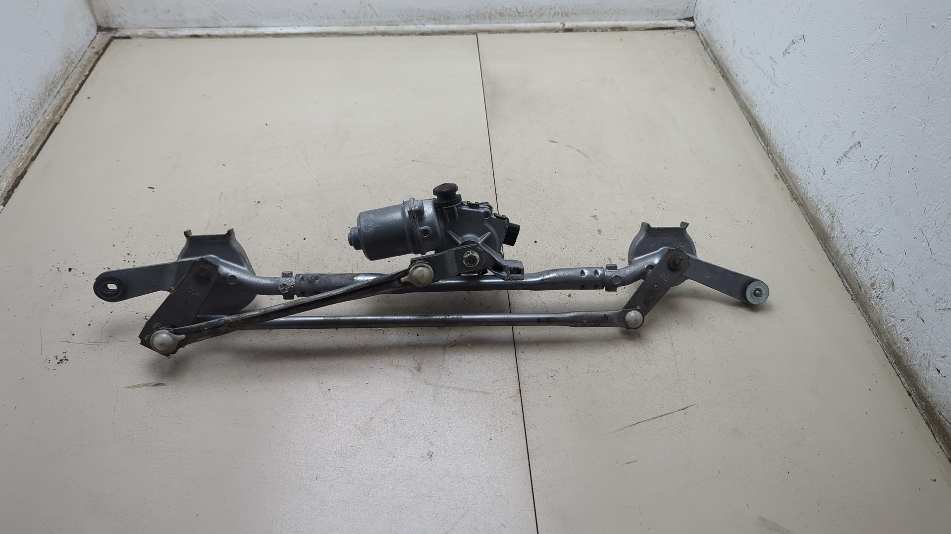 Трапеция стеклоочистителей