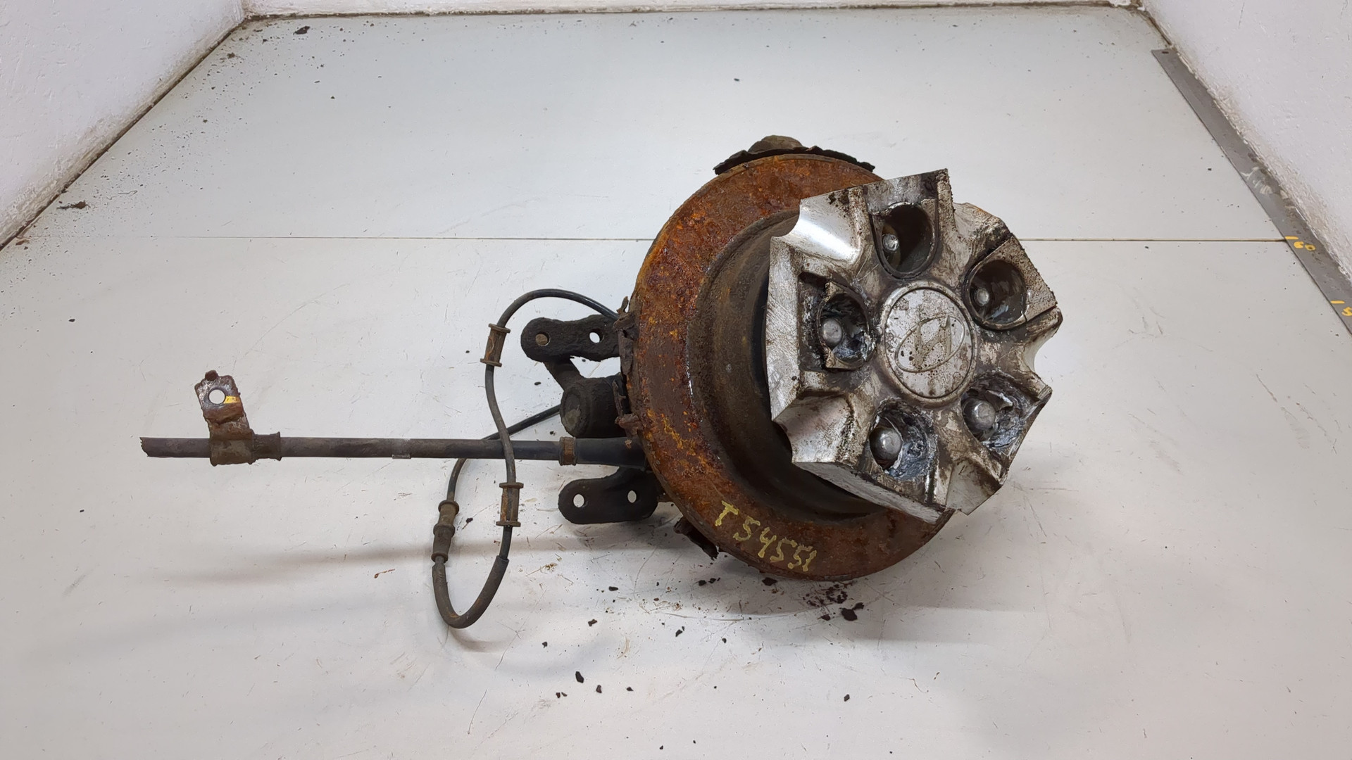 Кулак поворотный задний левый