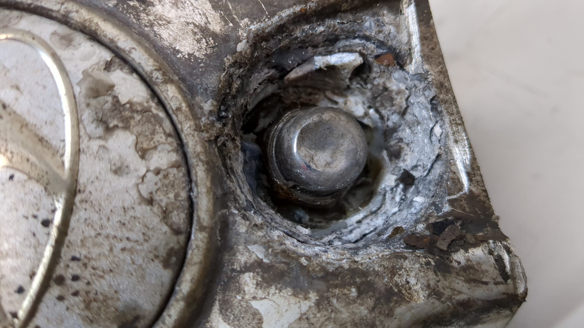 Кулак поворотный задний левый