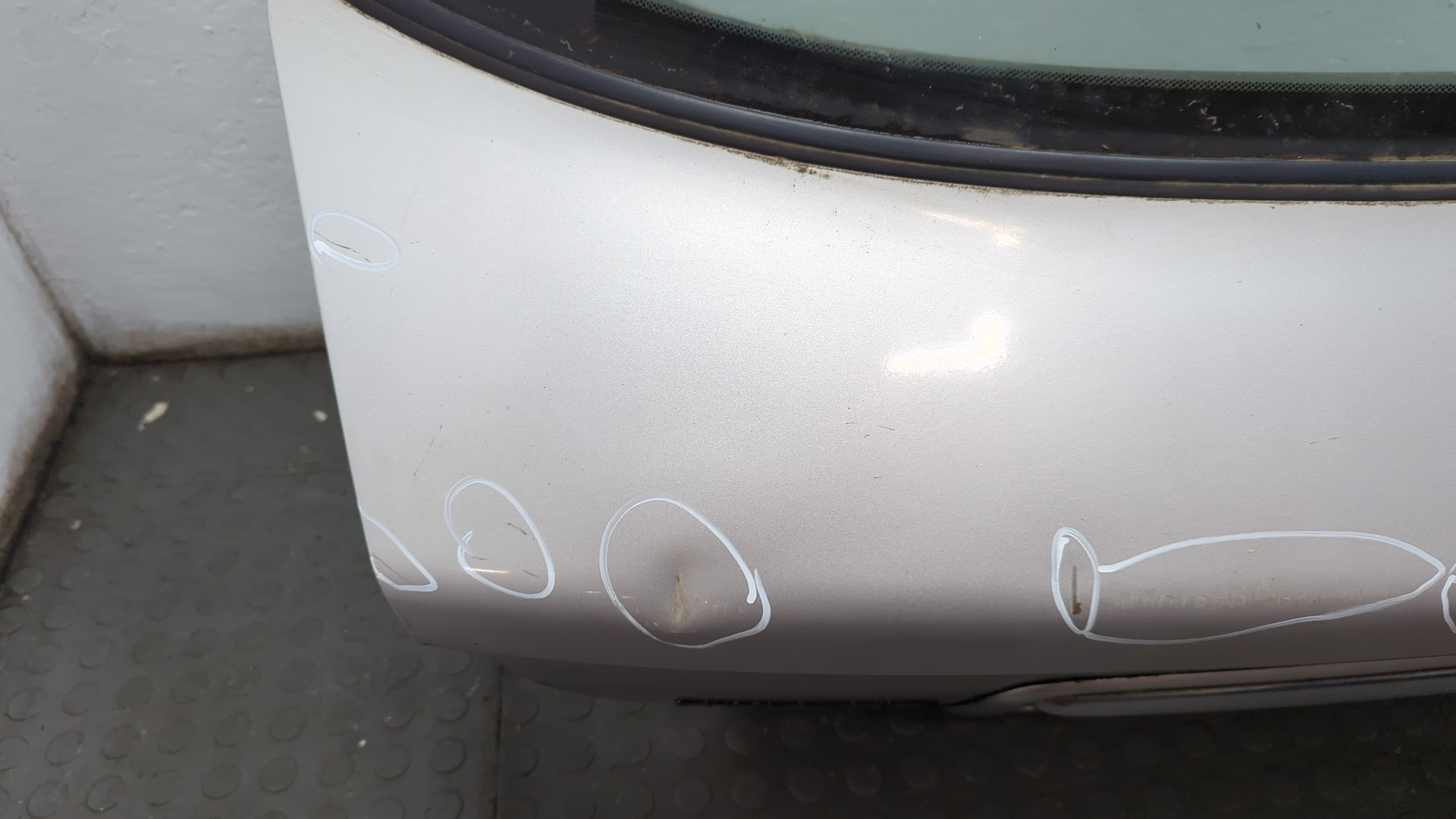 Дверь багажника