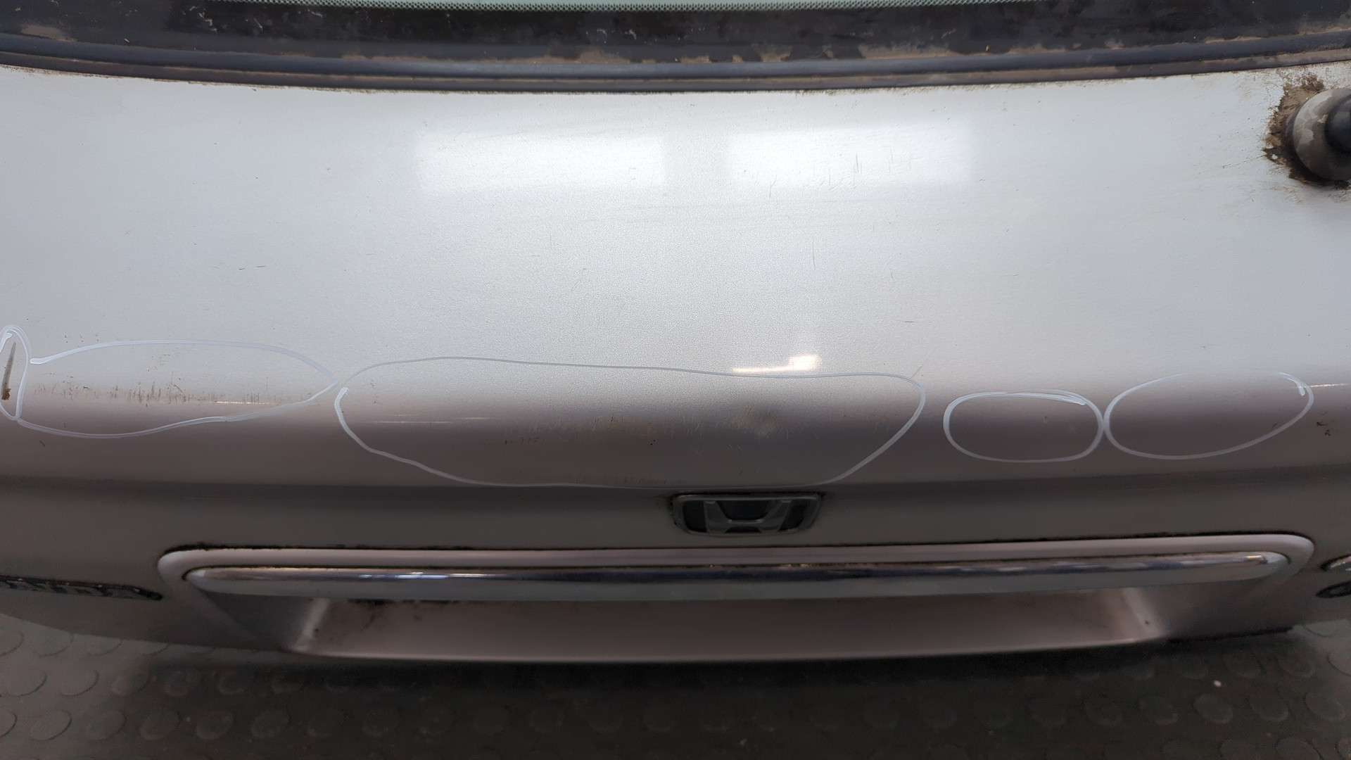 Дверь багажника