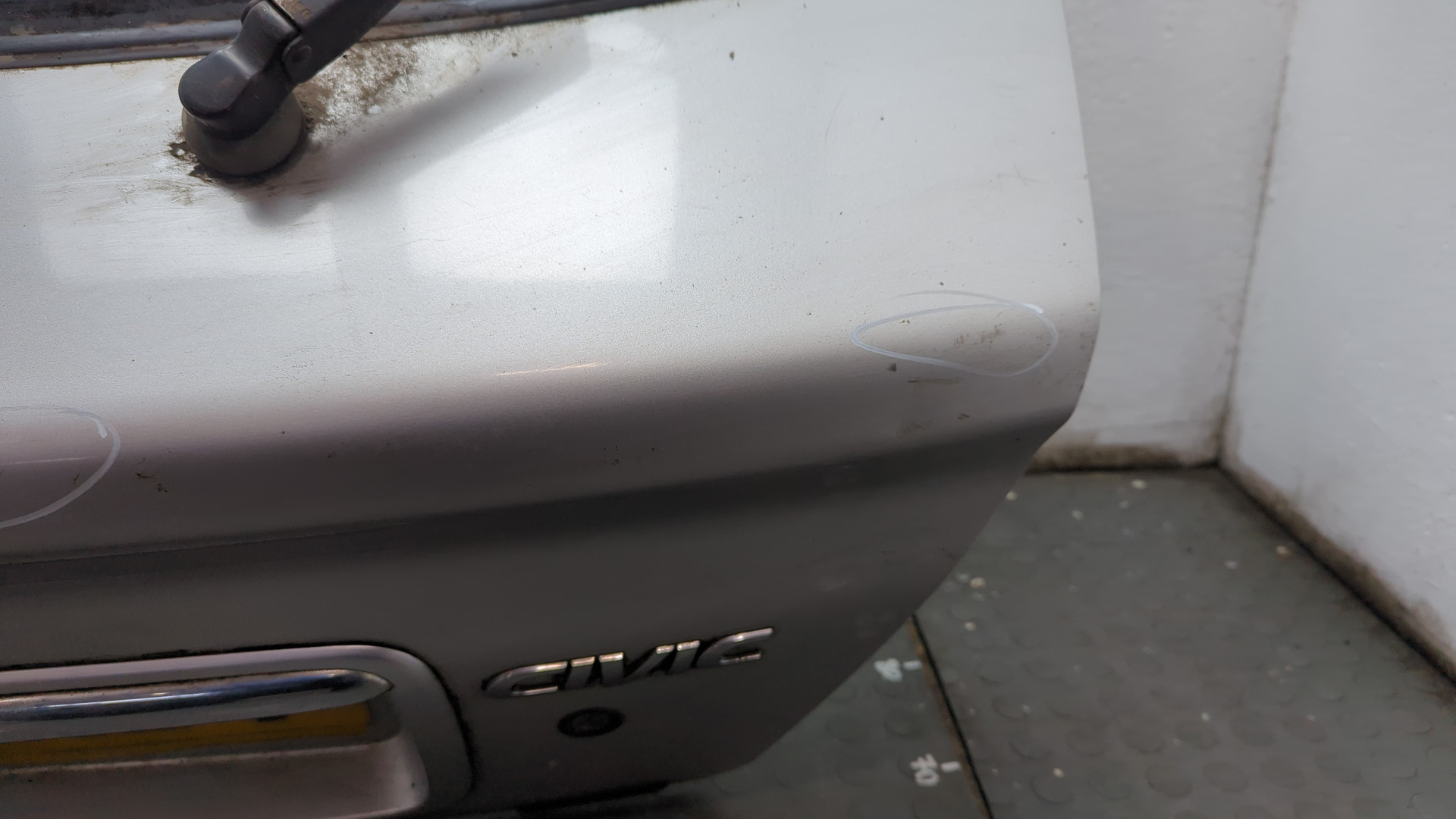 Дверь багажника