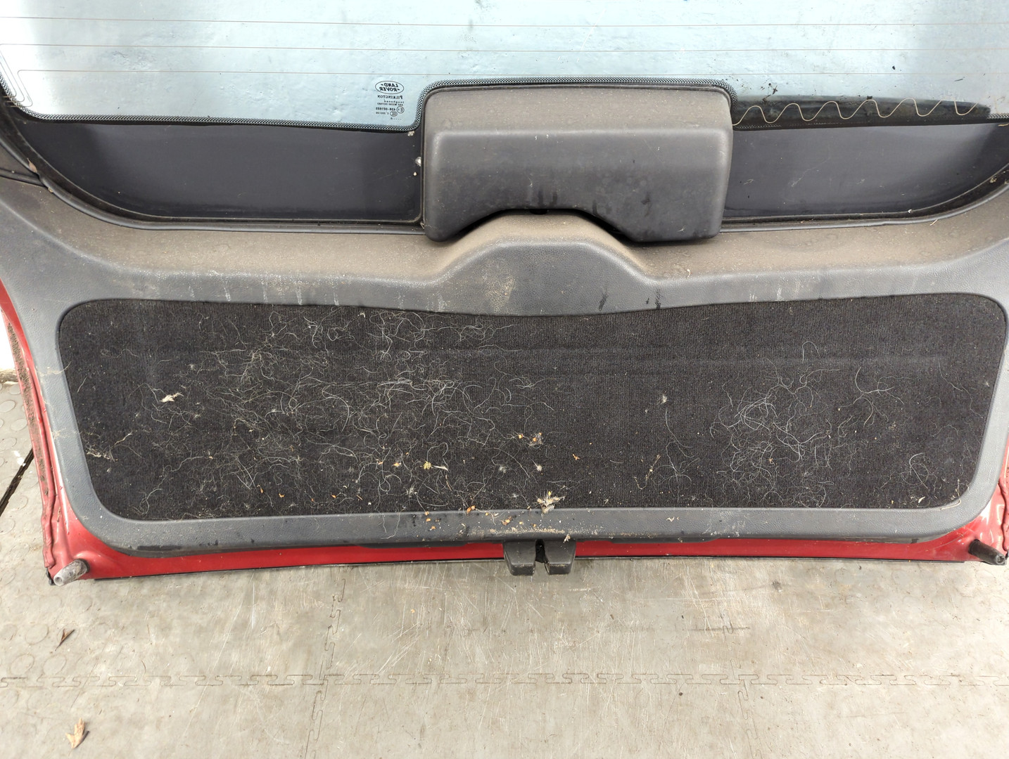 Дверь багажника