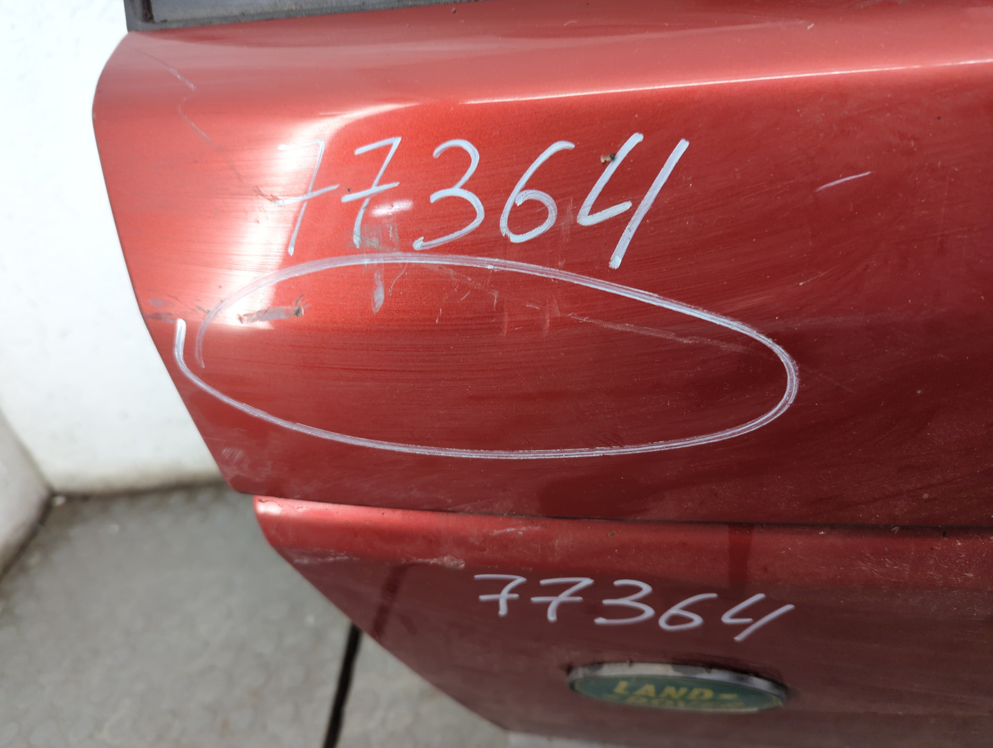 Дверь багажника