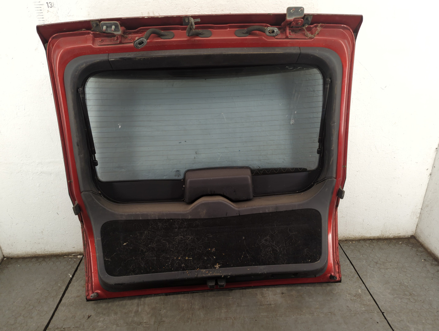 Дверь багажника