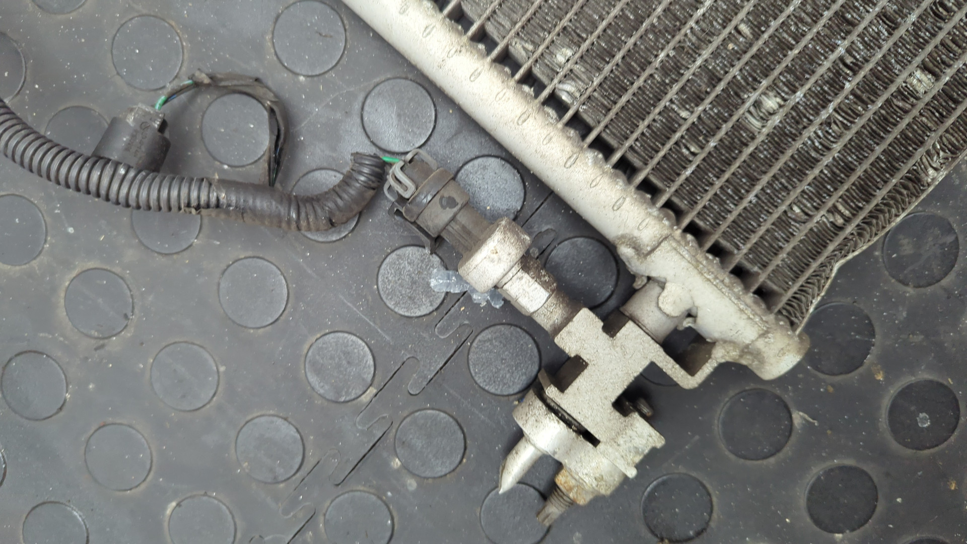 Радиатор кондиционера / конденсер