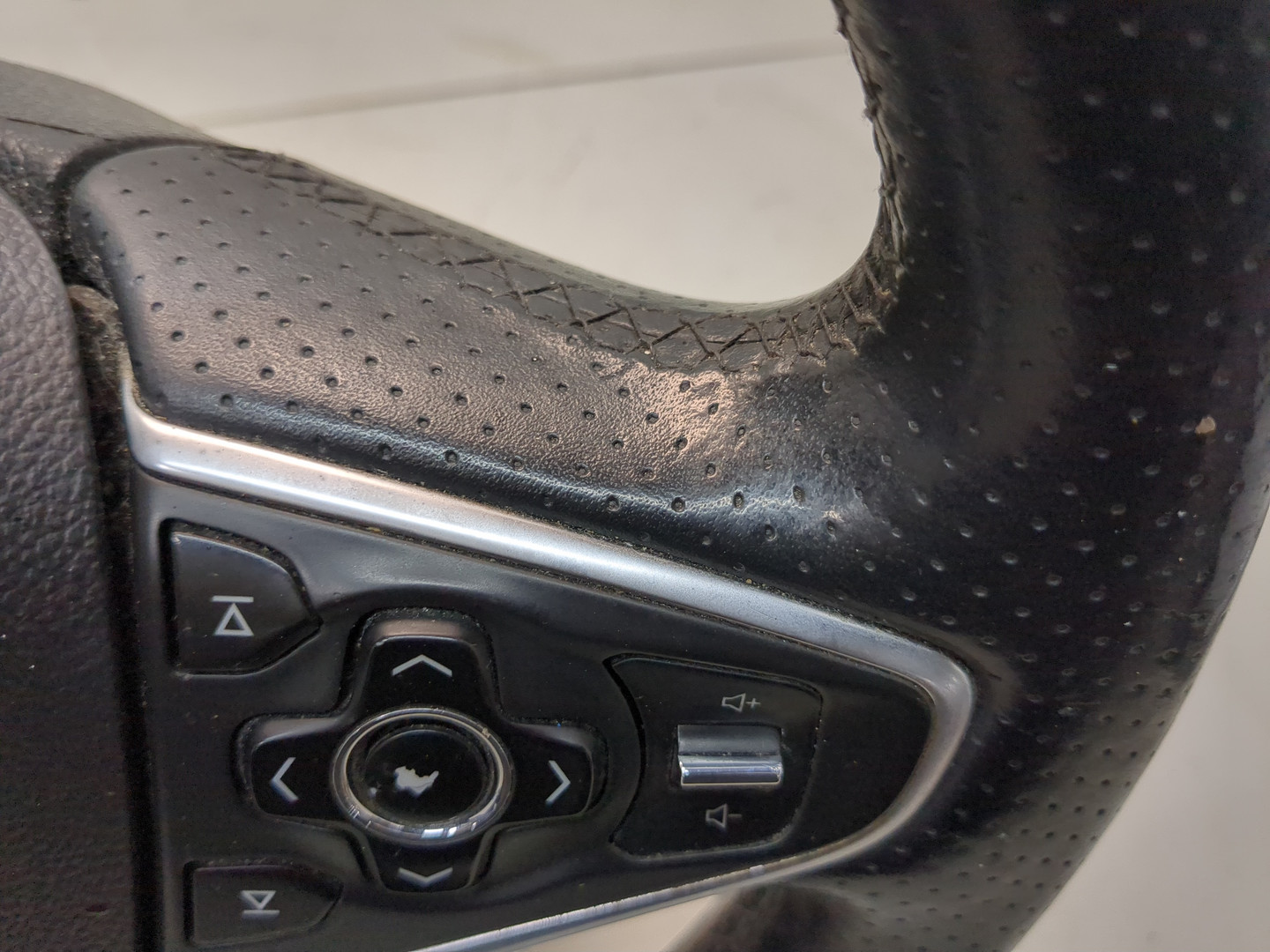 Рулевое колесо (руль)