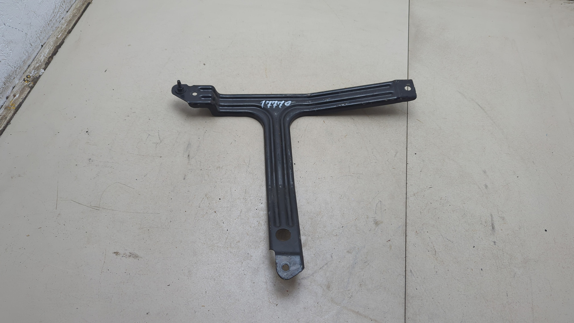 Кронштейн (сопут. товар)