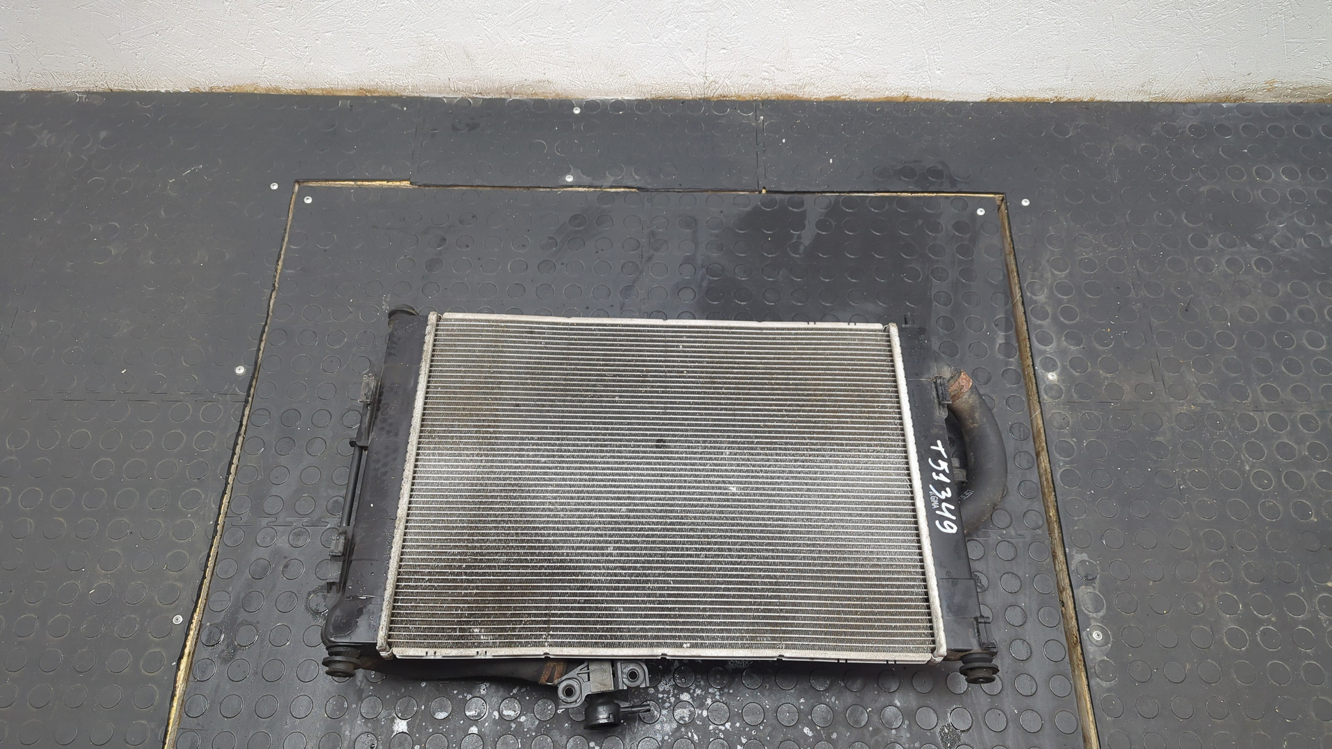 Радиатор охлаждения двигателя основной