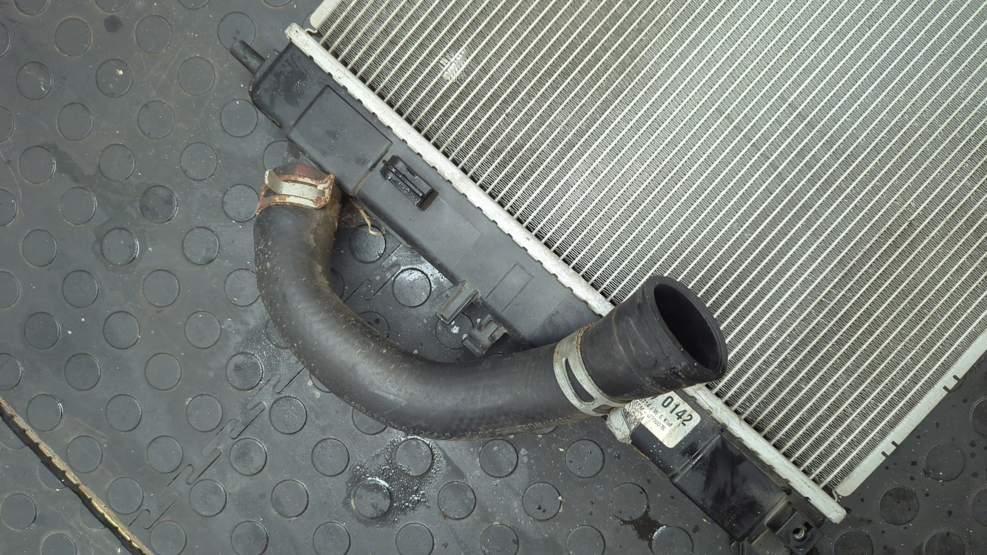 Радиатор охлаждения двигателя основной