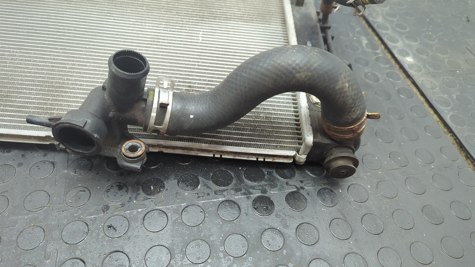 Радиатор охлаждения двигателя основной