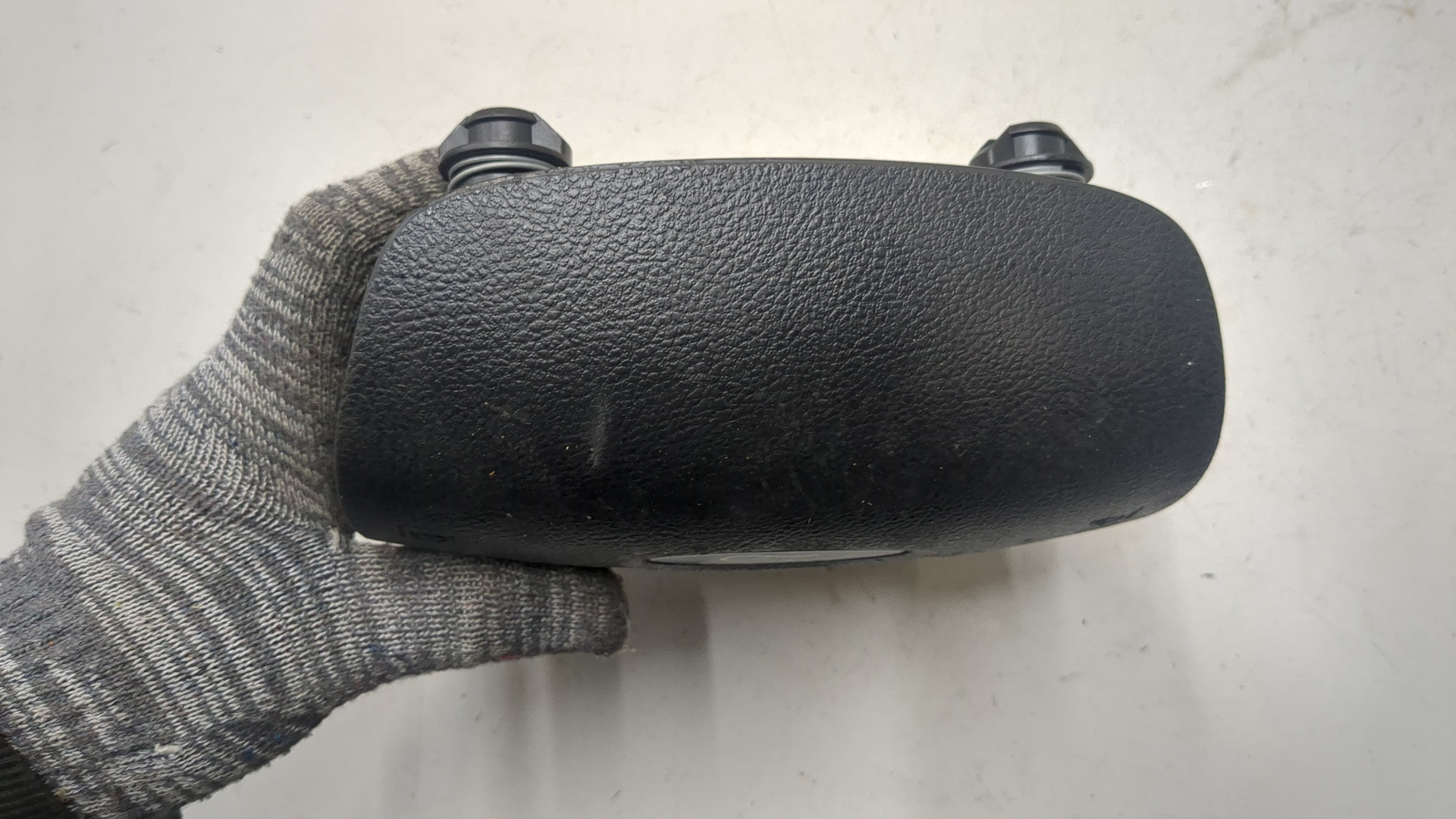 Подушка безопасности в рулевое колесо