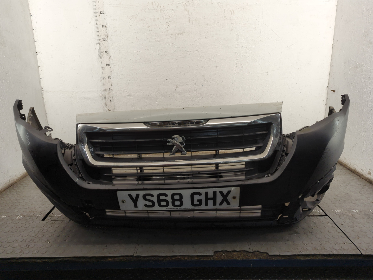 Бампер передний