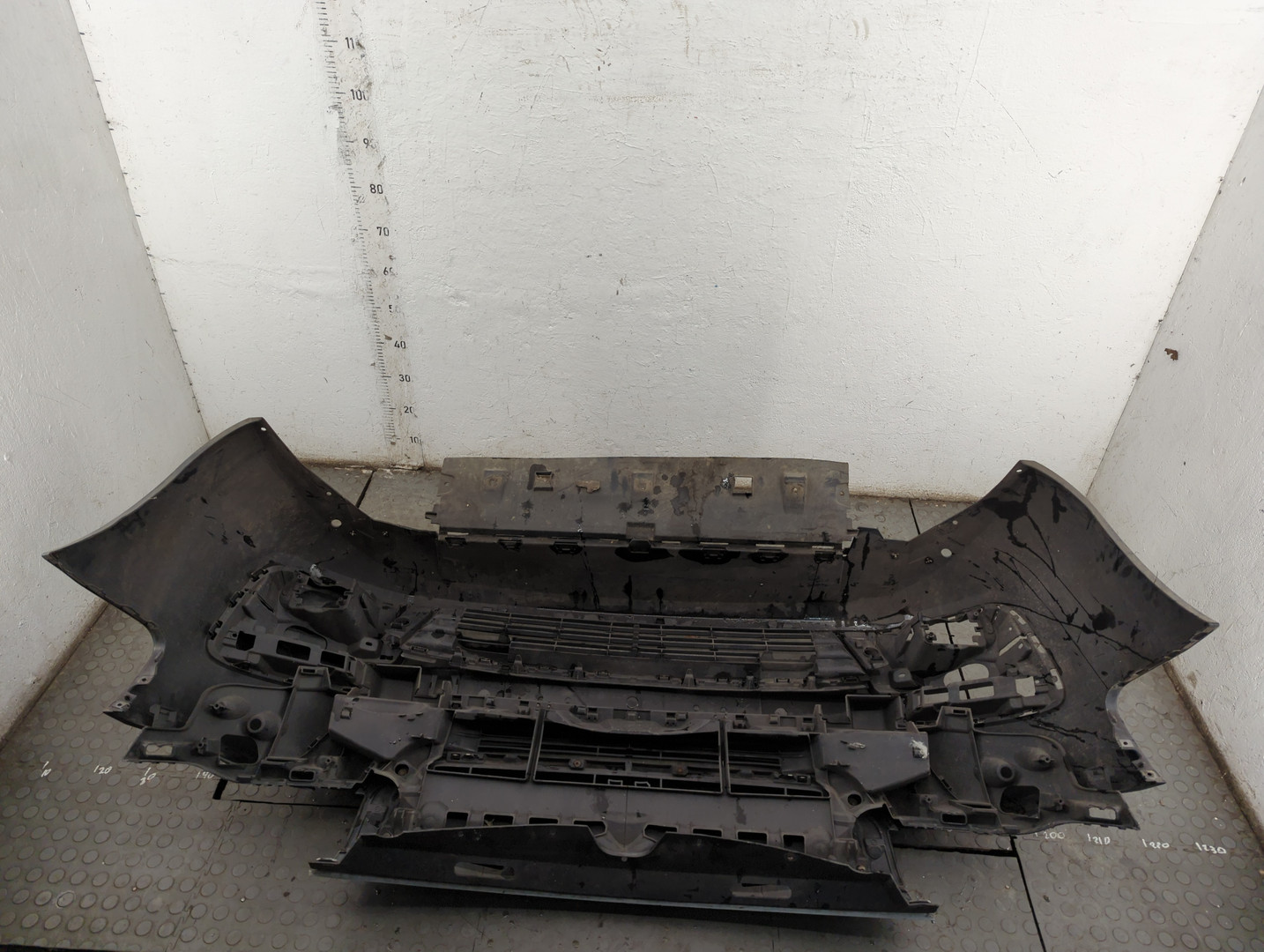 Бампер передний