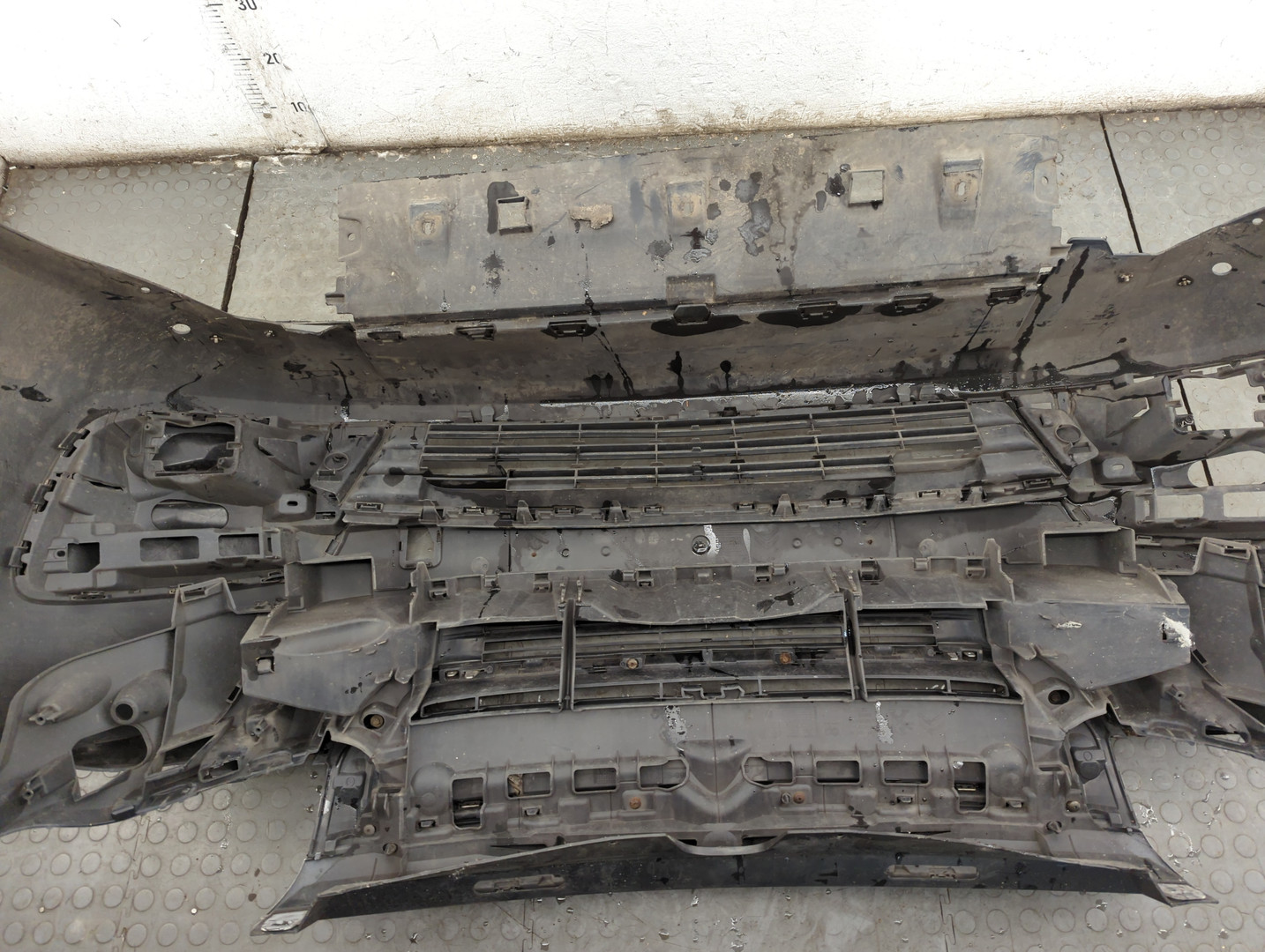 Бампер передний