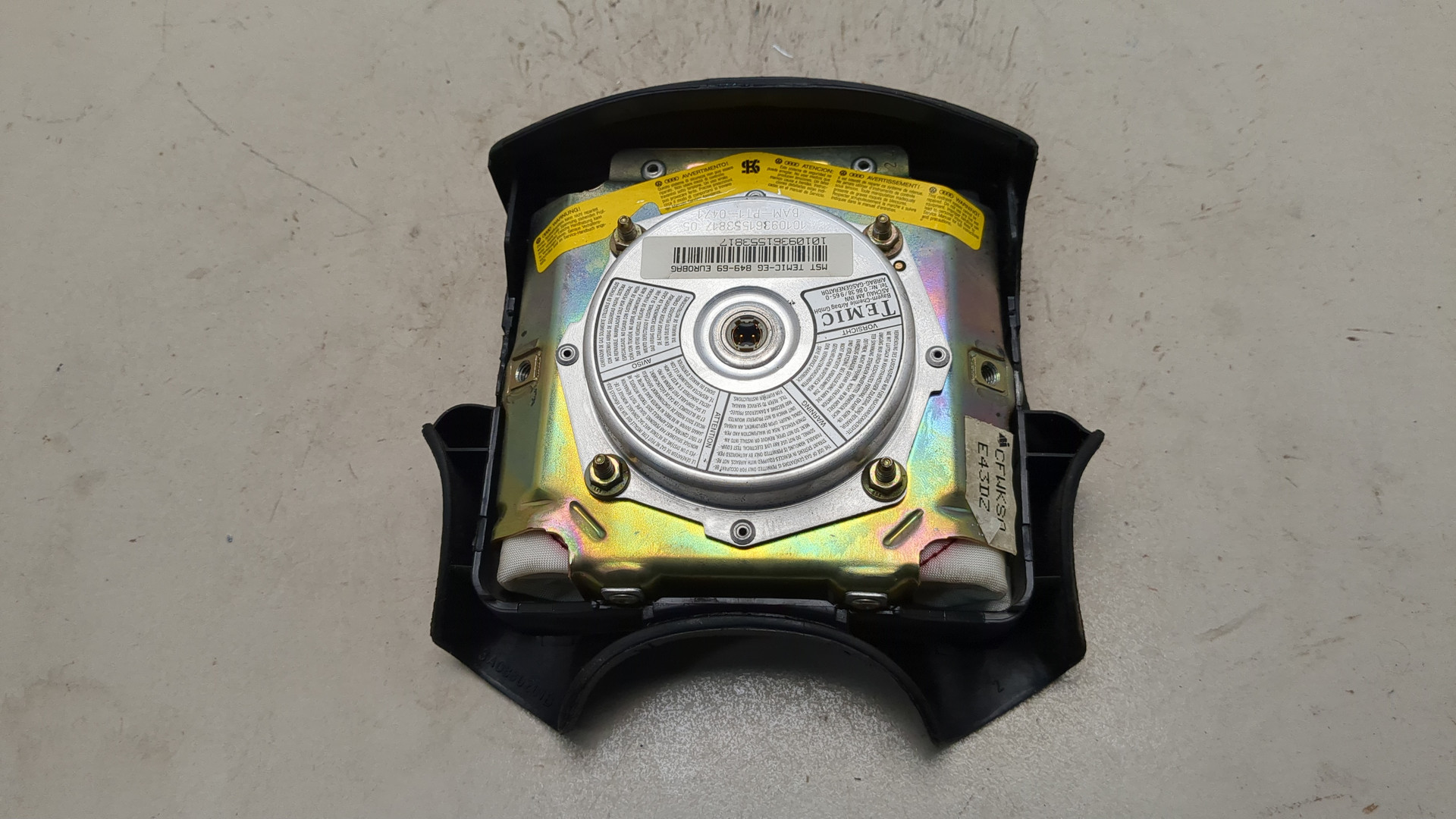 Подушка безопасности в рулевое колесо