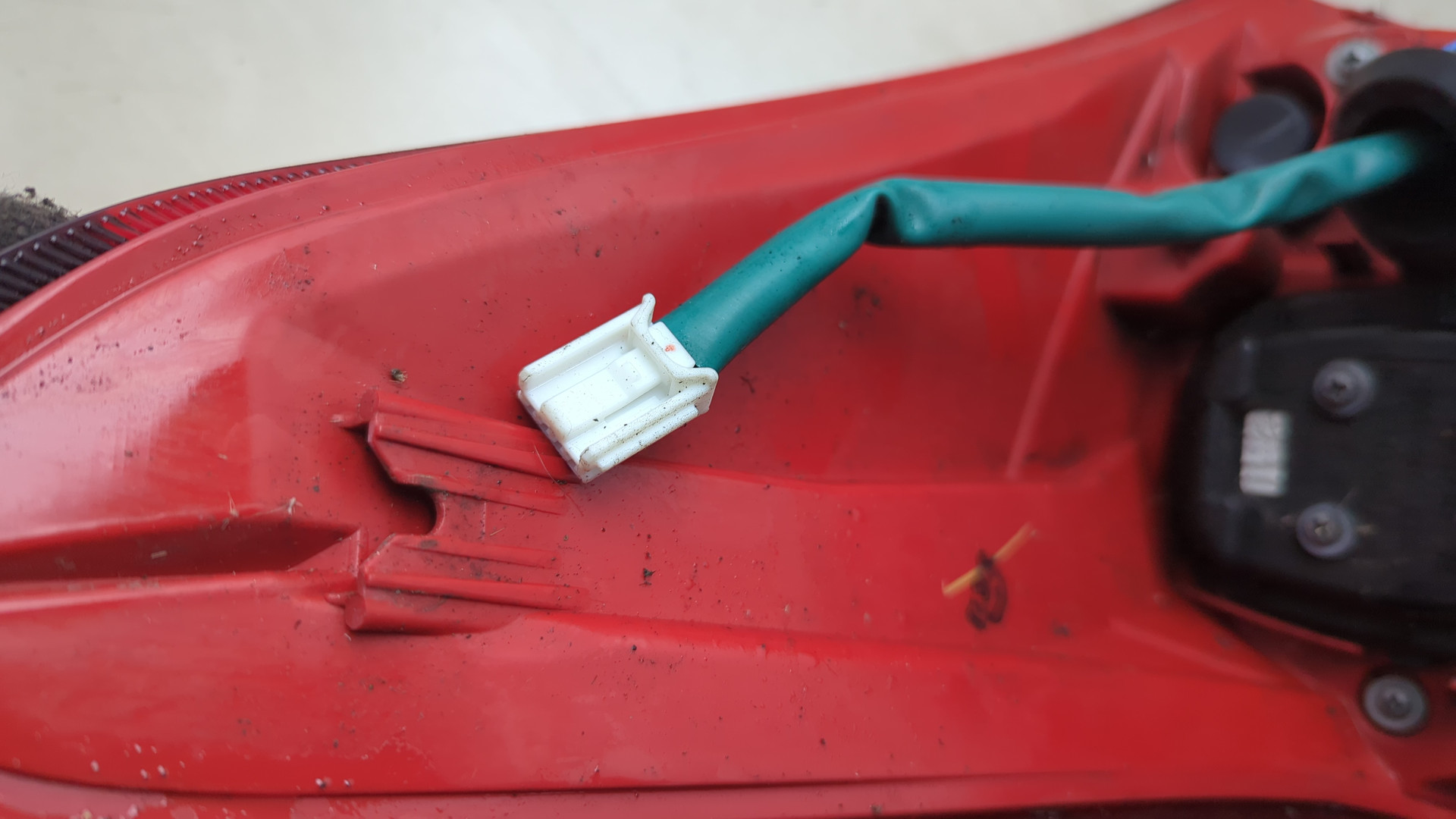 Фонарь задний левый