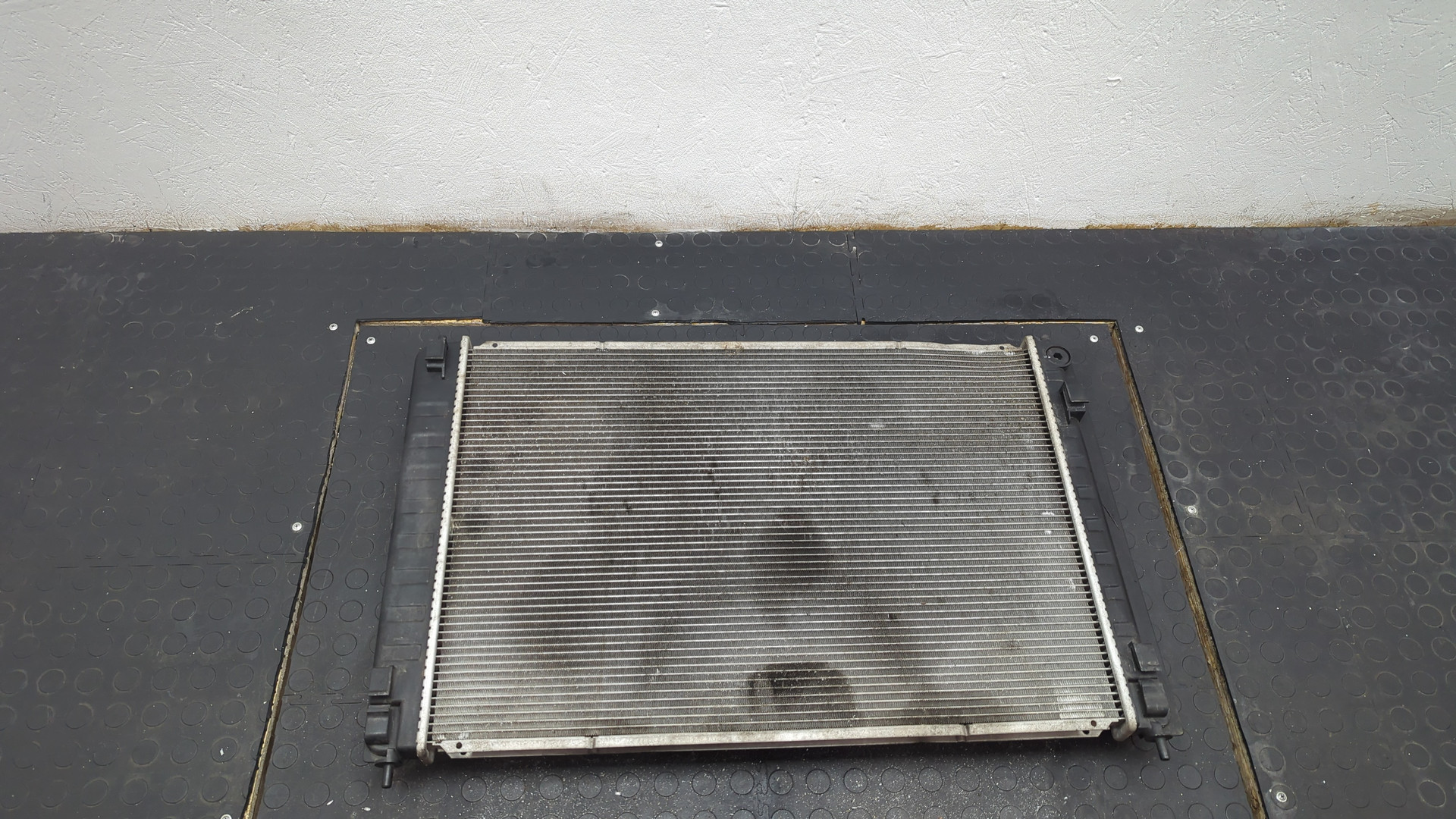 Радиатор охлаждения двигателя основной