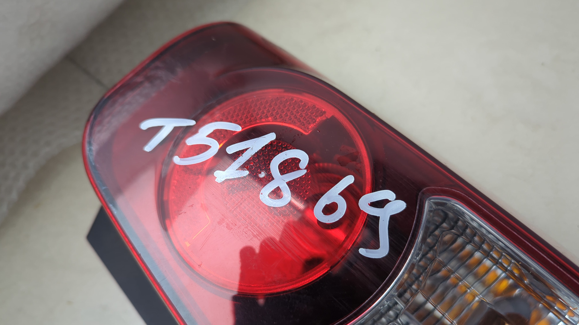 Фонарь задний правый