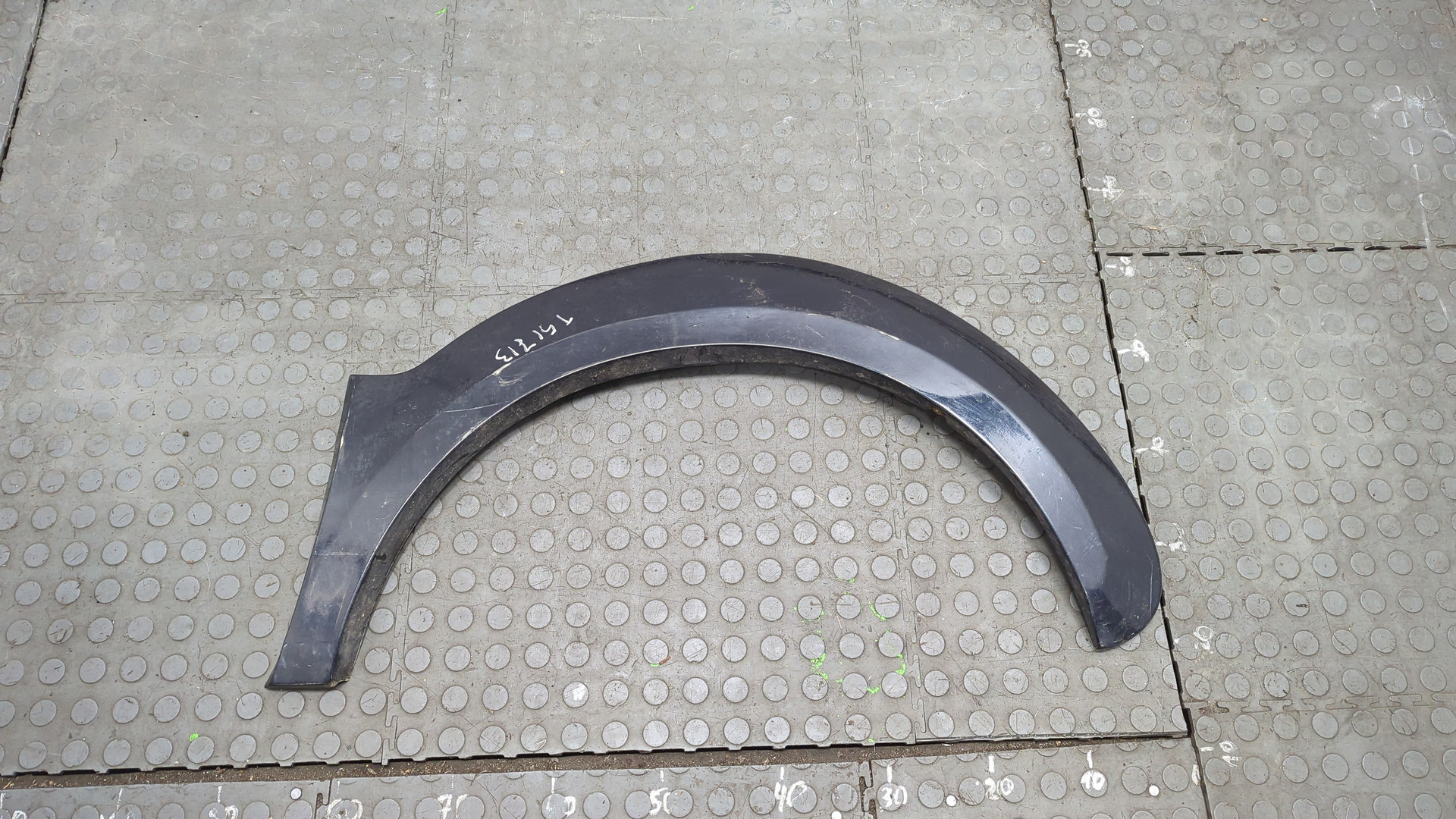 Накладка переднего крыла правого