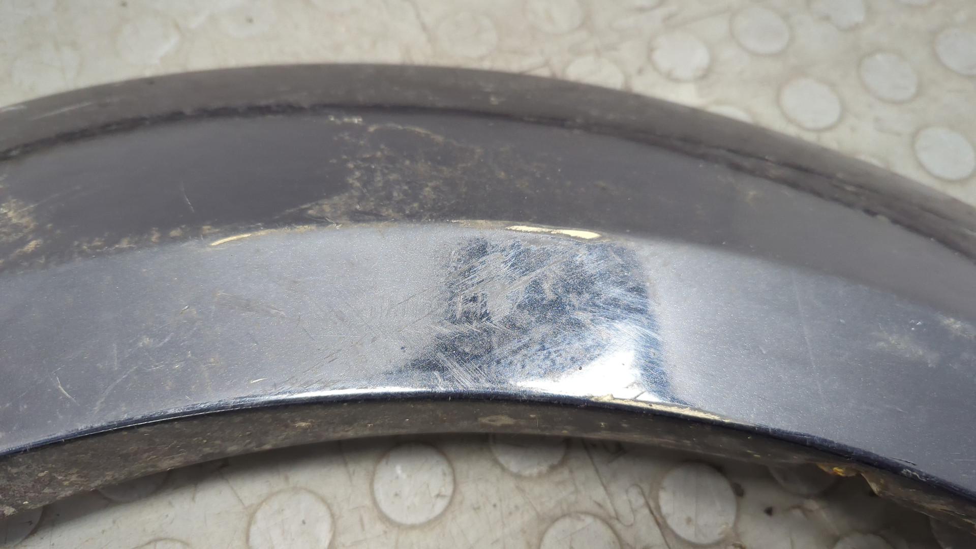 Накладка переднего крыла правого