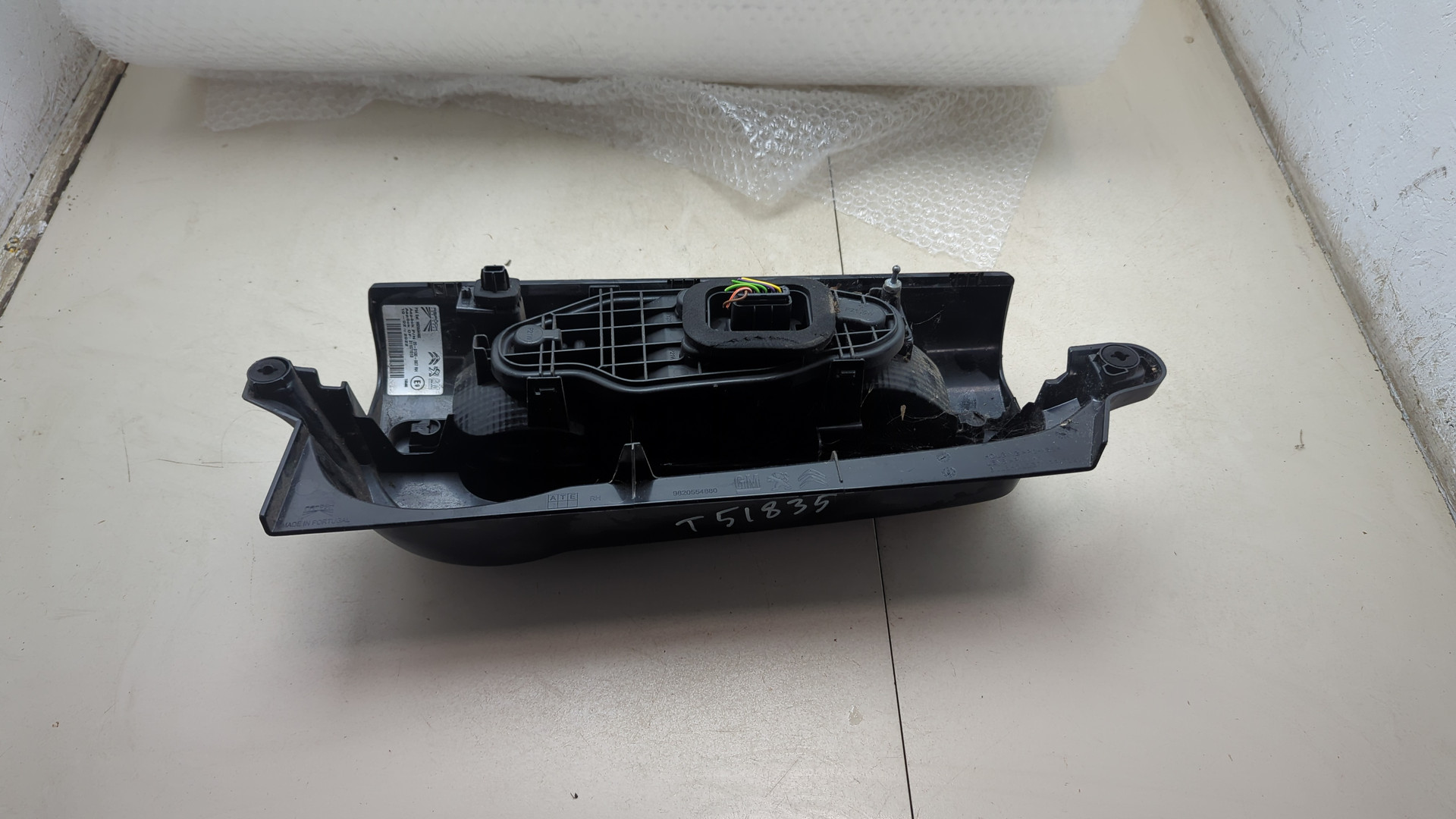 Фонарь задний правый