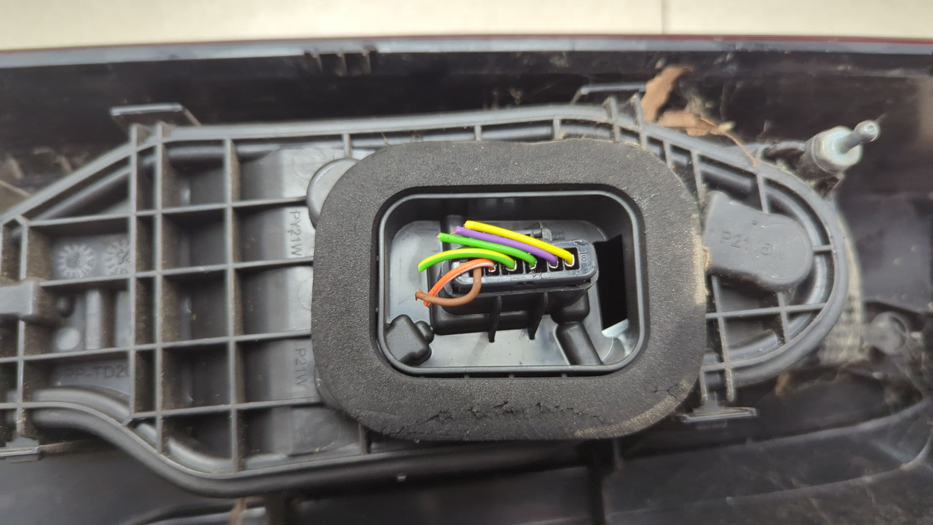 Фонарь задний правый