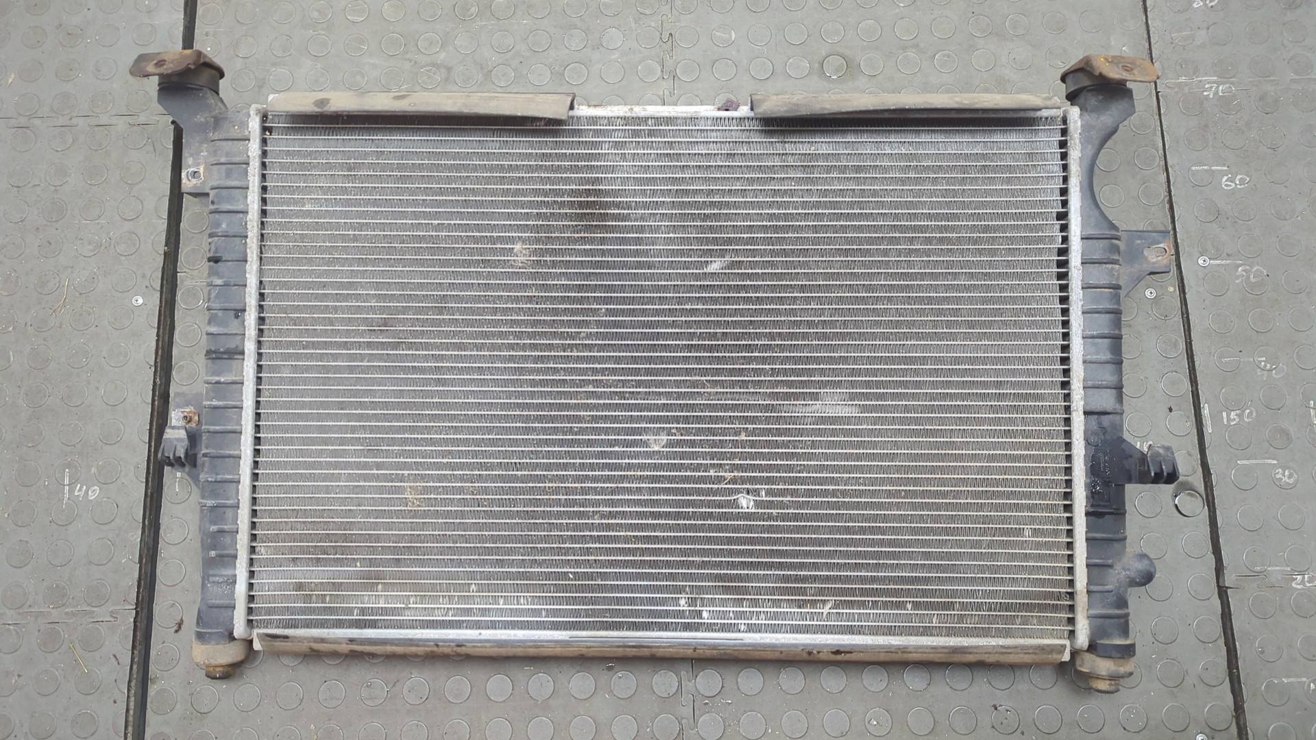 Радиатор охлаждения двигателя основной