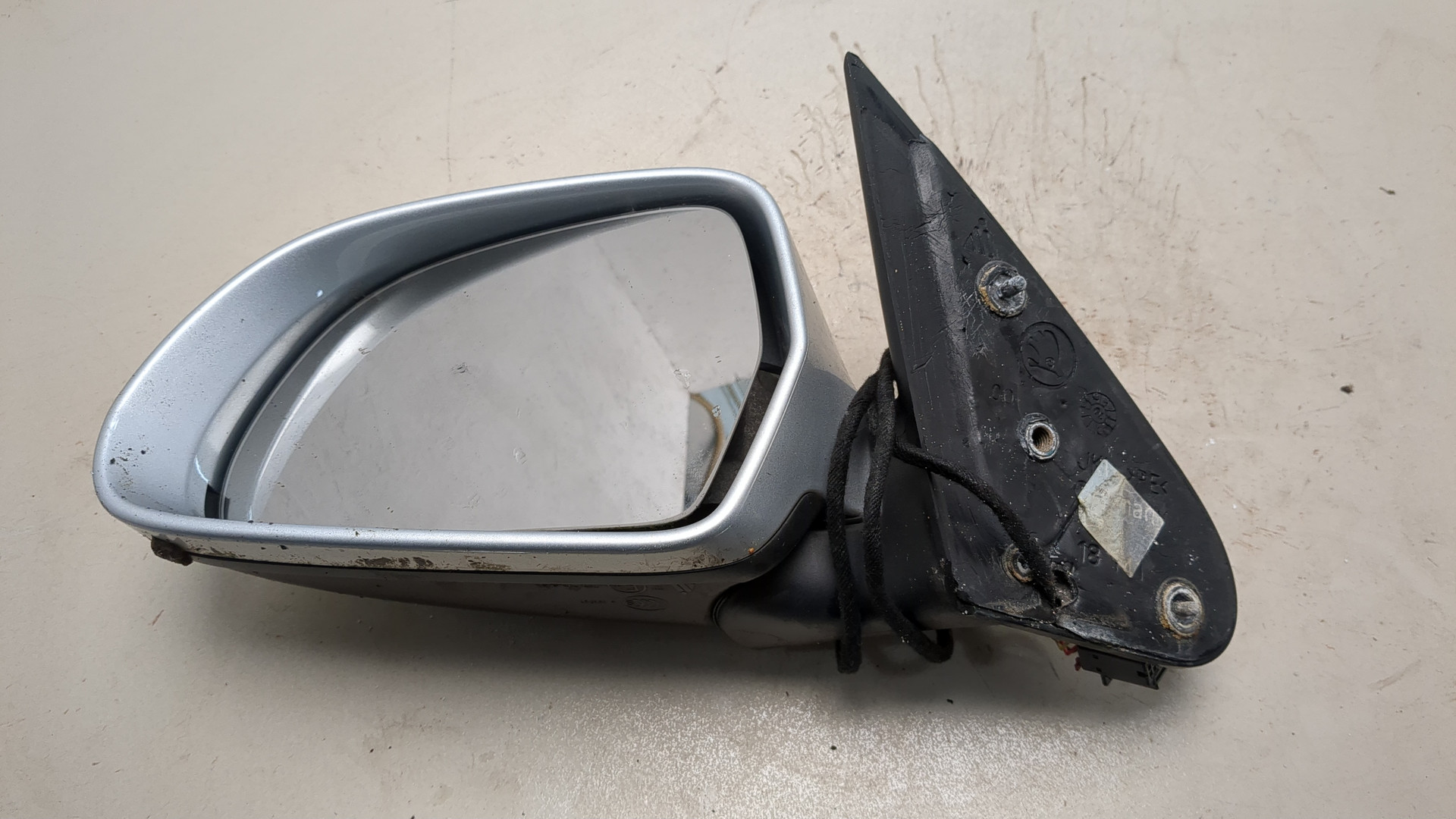 Зеркало левое электрическое