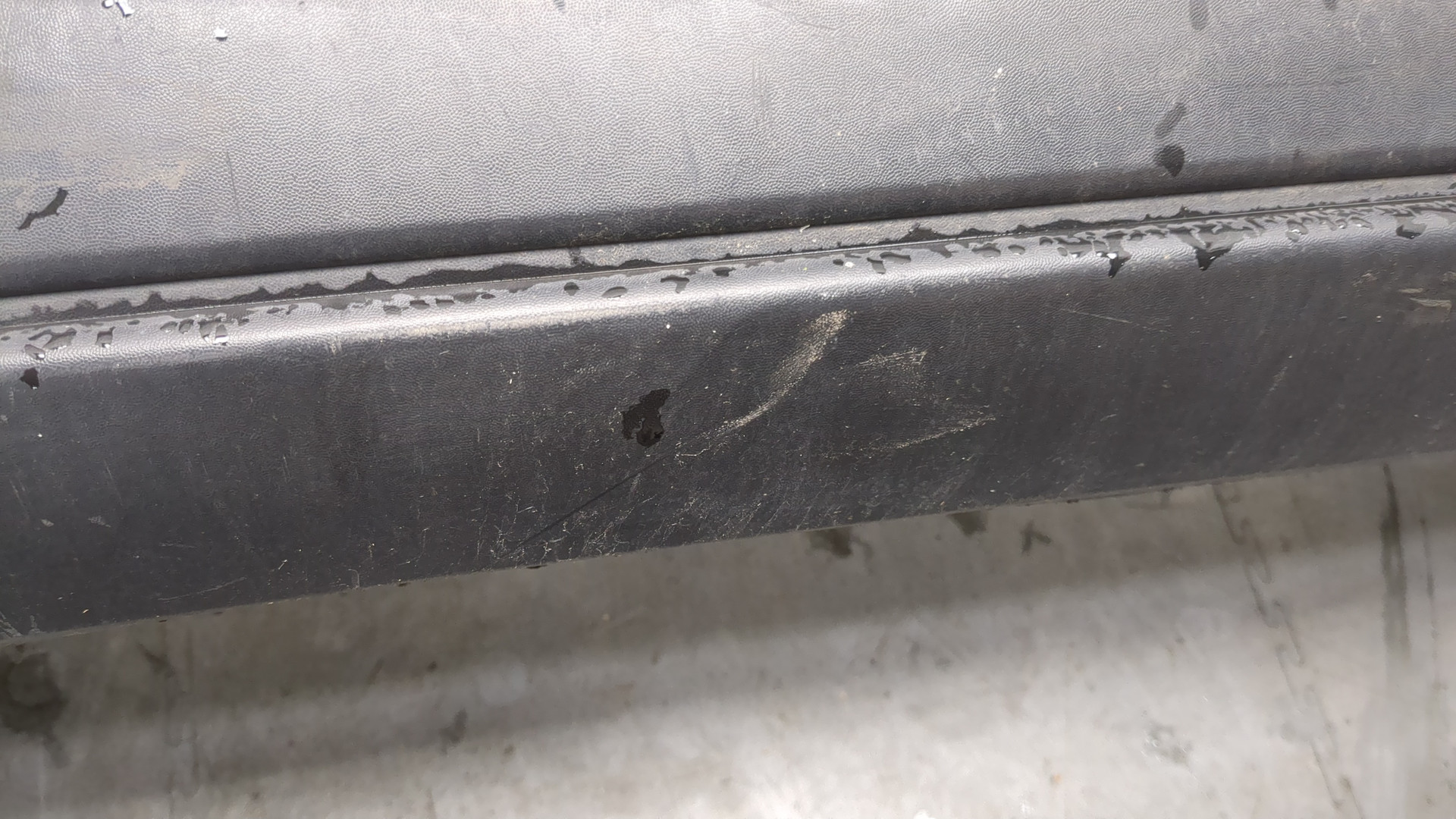 Бампер задний