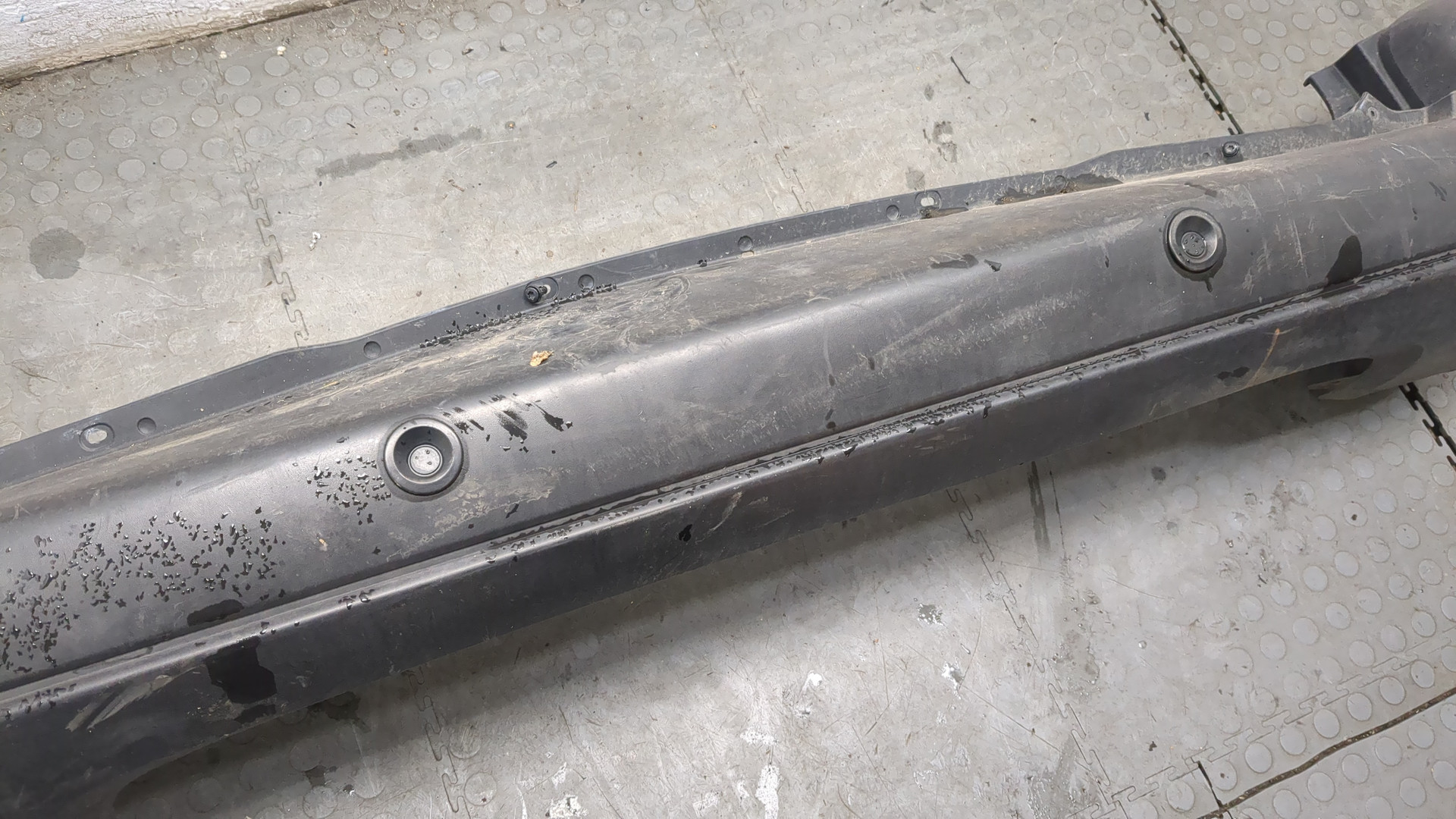 Бампер задний