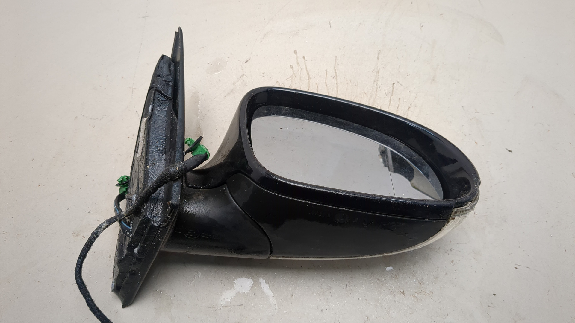 Зеркало правое электрическое