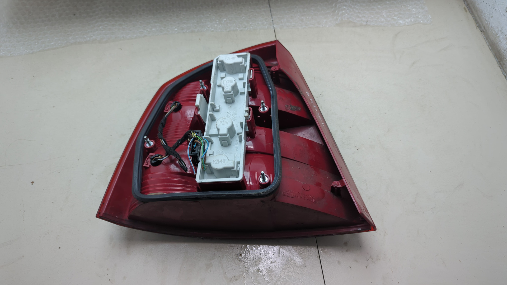 Фонарь задний правый