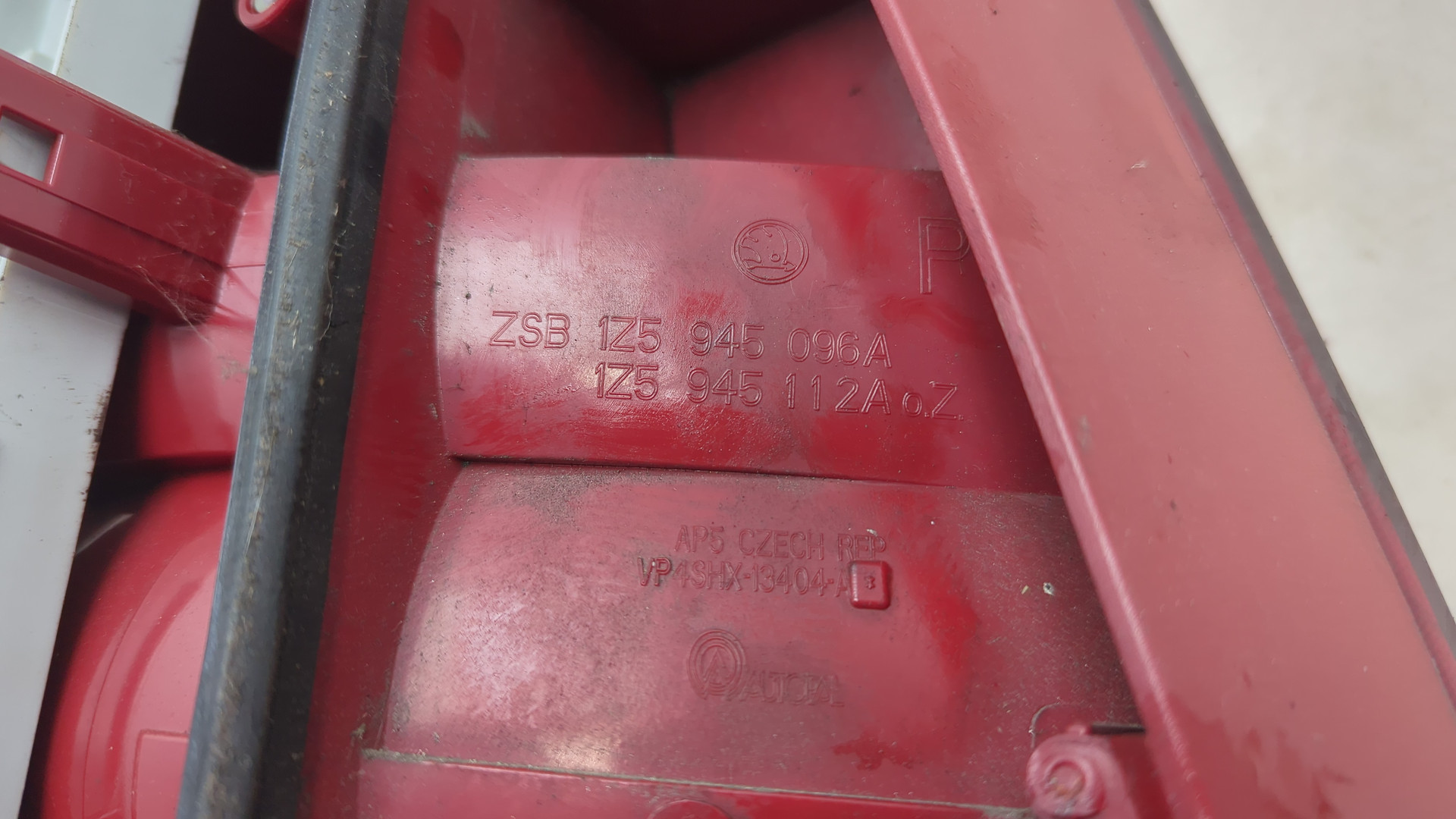 Фонарь задний правый