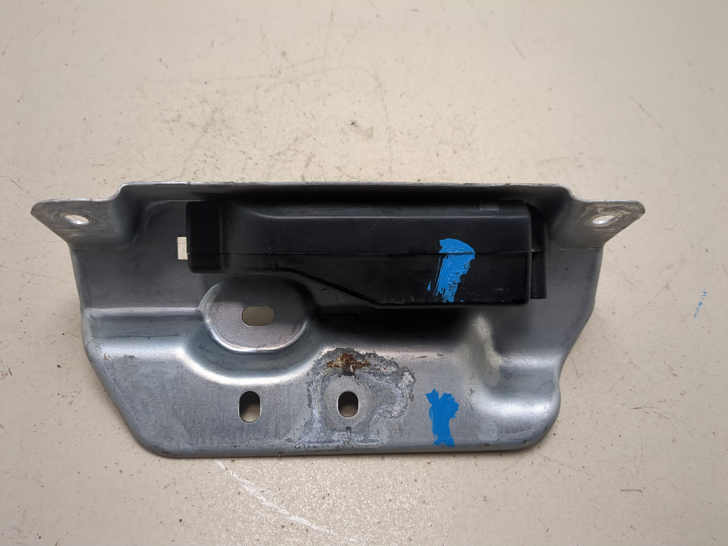 Замок багажника