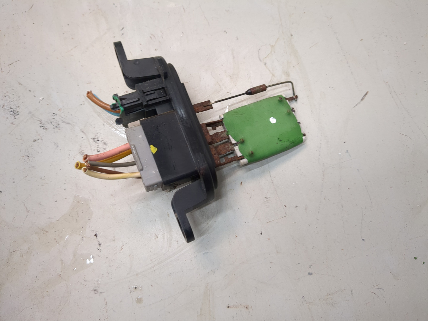 Резистор отопителя