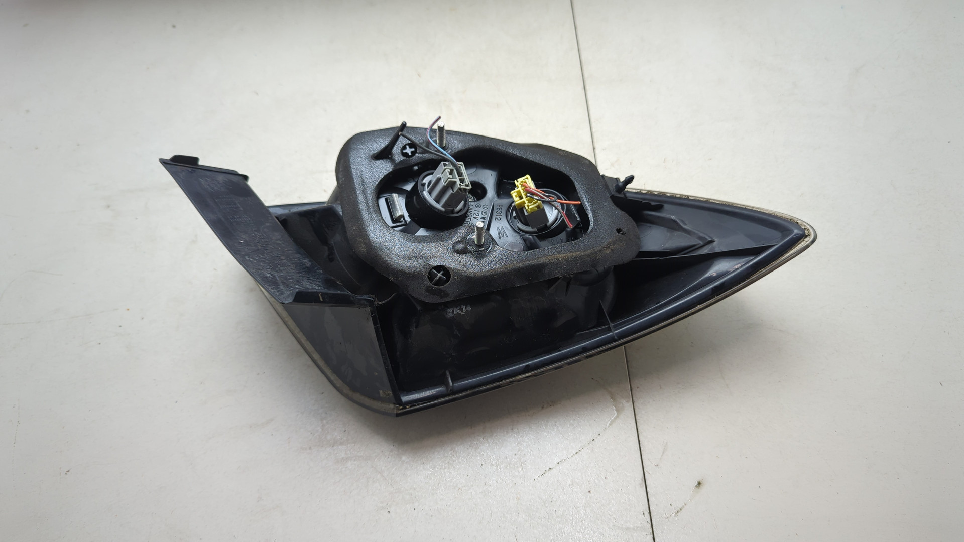 Фонарь задний правый