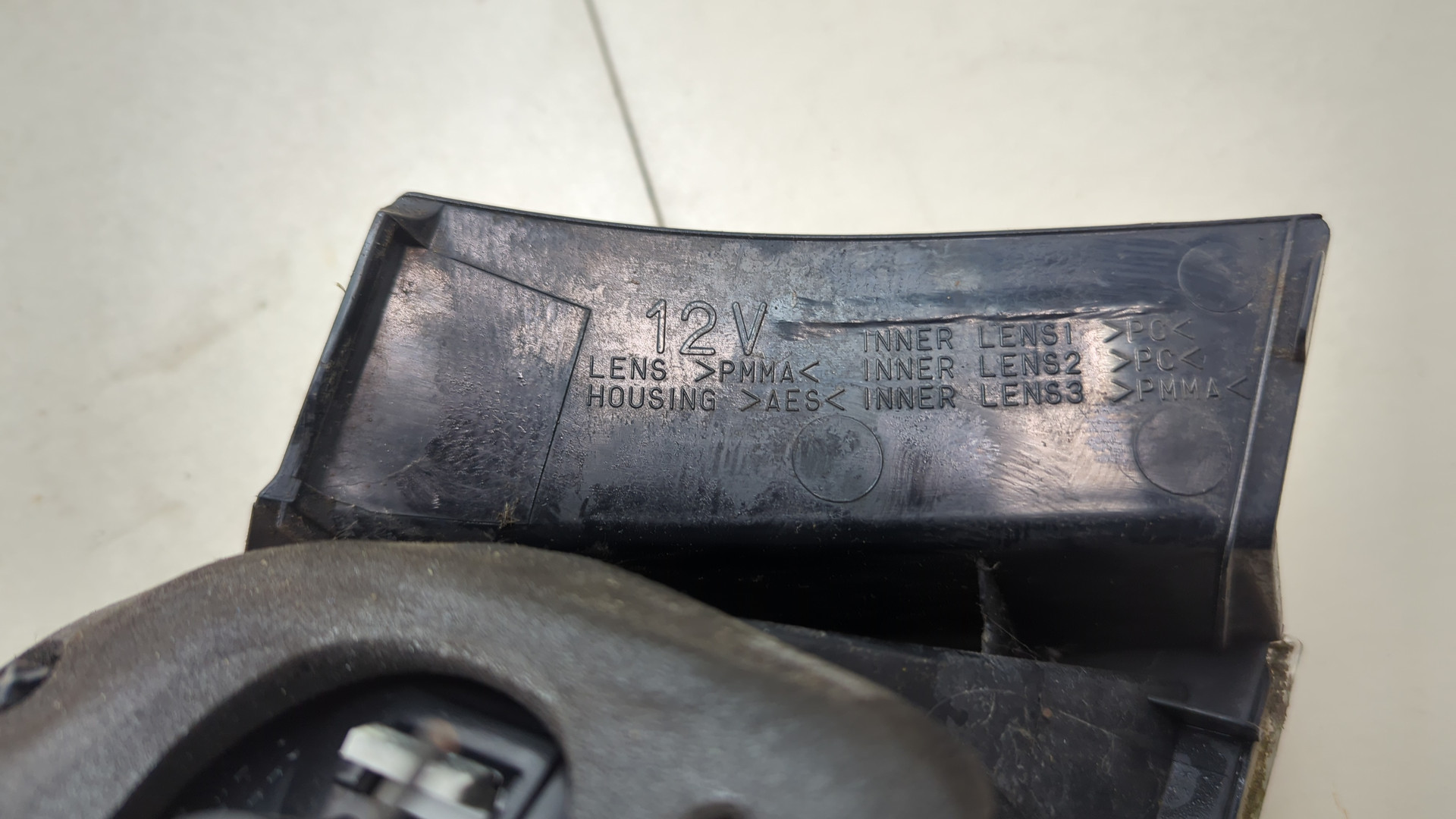 Фонарь задний правый