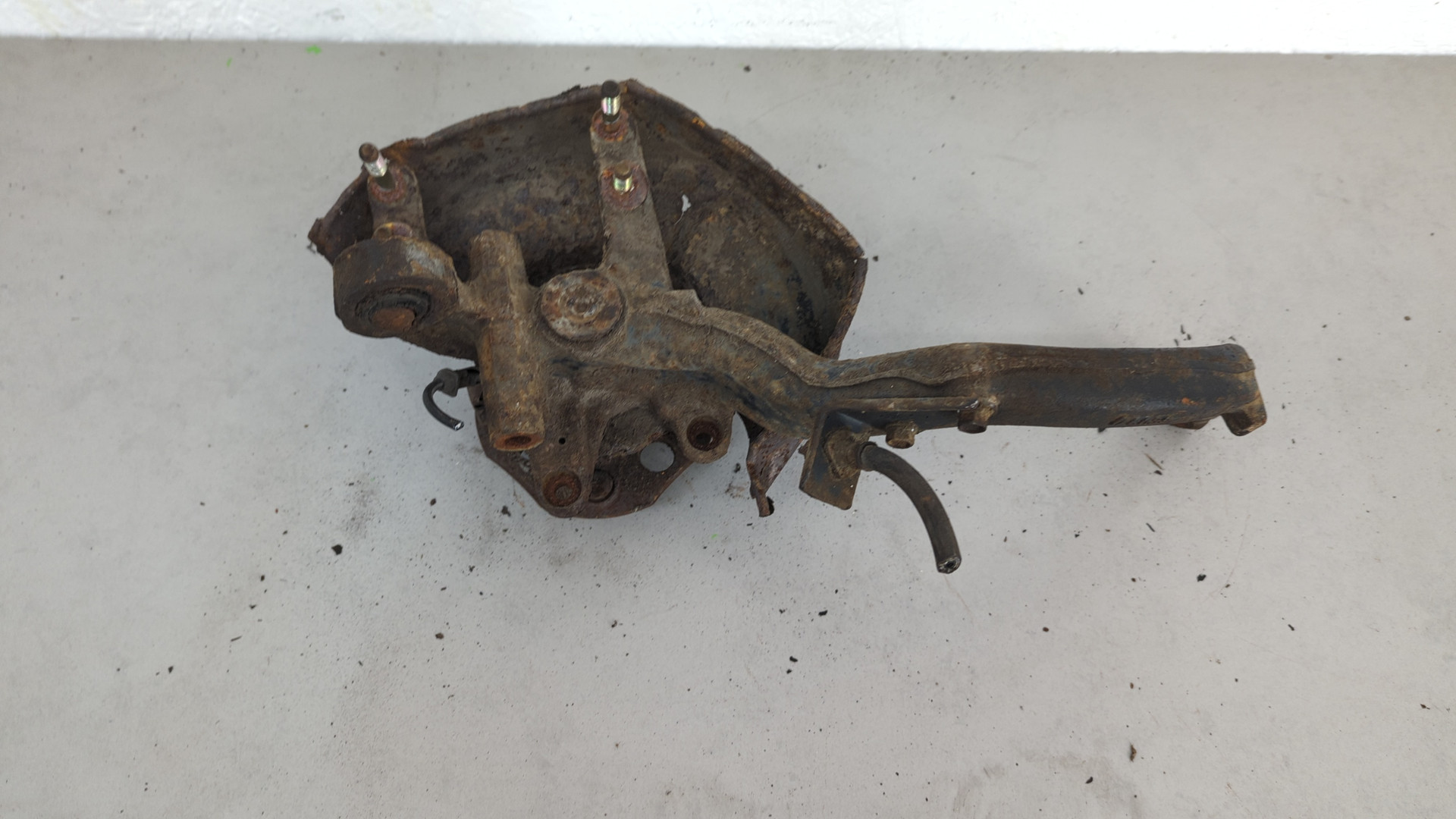 Кулак поворотный задний правый