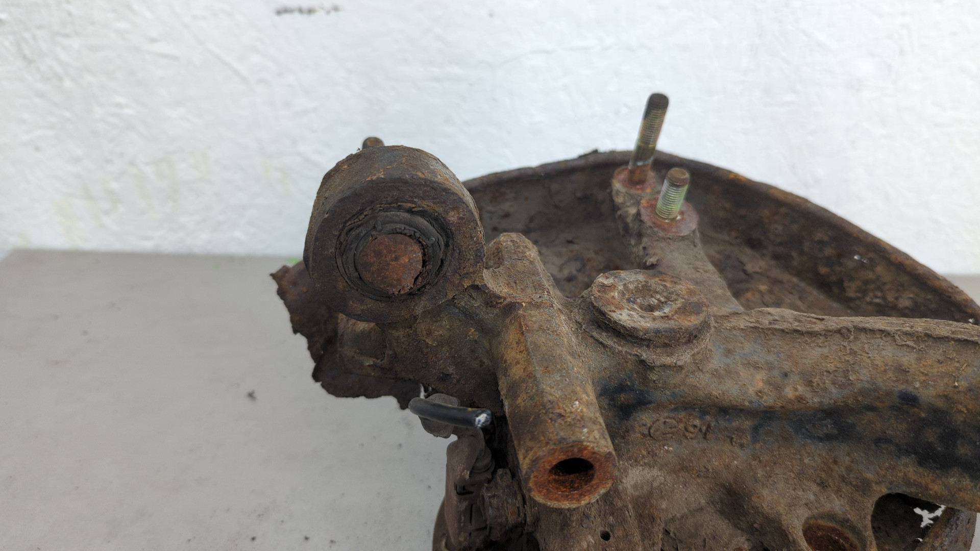 Кулак поворотный задний правый